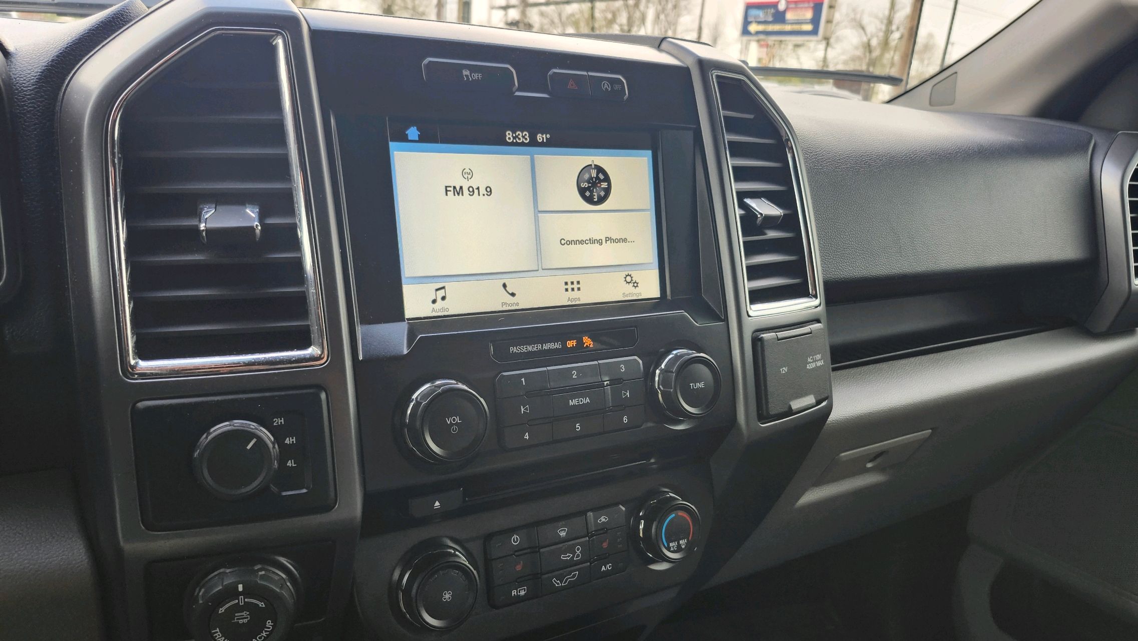 2015 Ford F-150 XLT photo 41