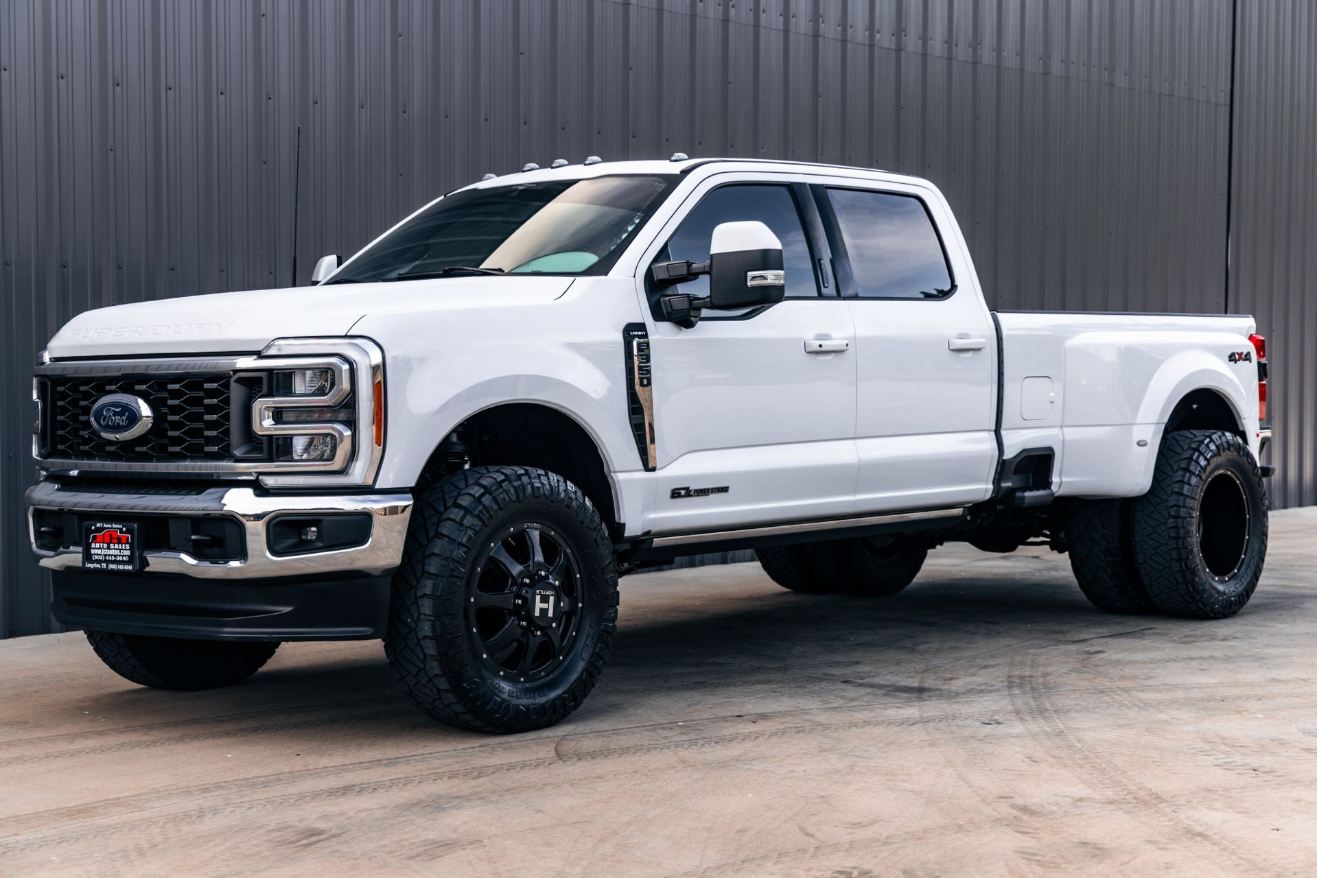 View vehicle photo 3