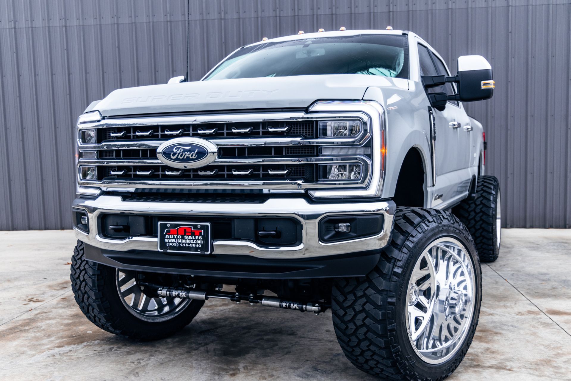 2025 Ford F-250 Super Duty Lariat's photo