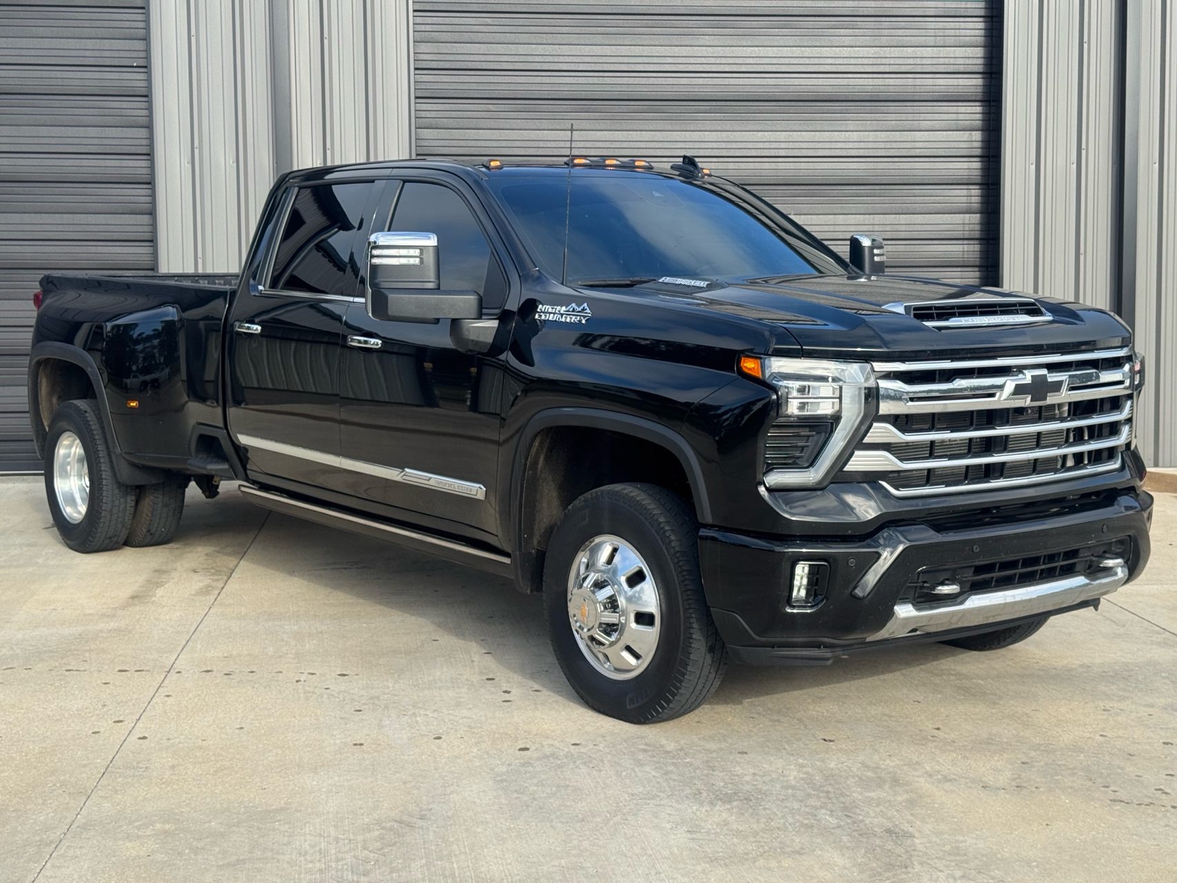 2025 Chevrolet Silverado HD High Country 4WD Crew Cab Long Box DRW's photo