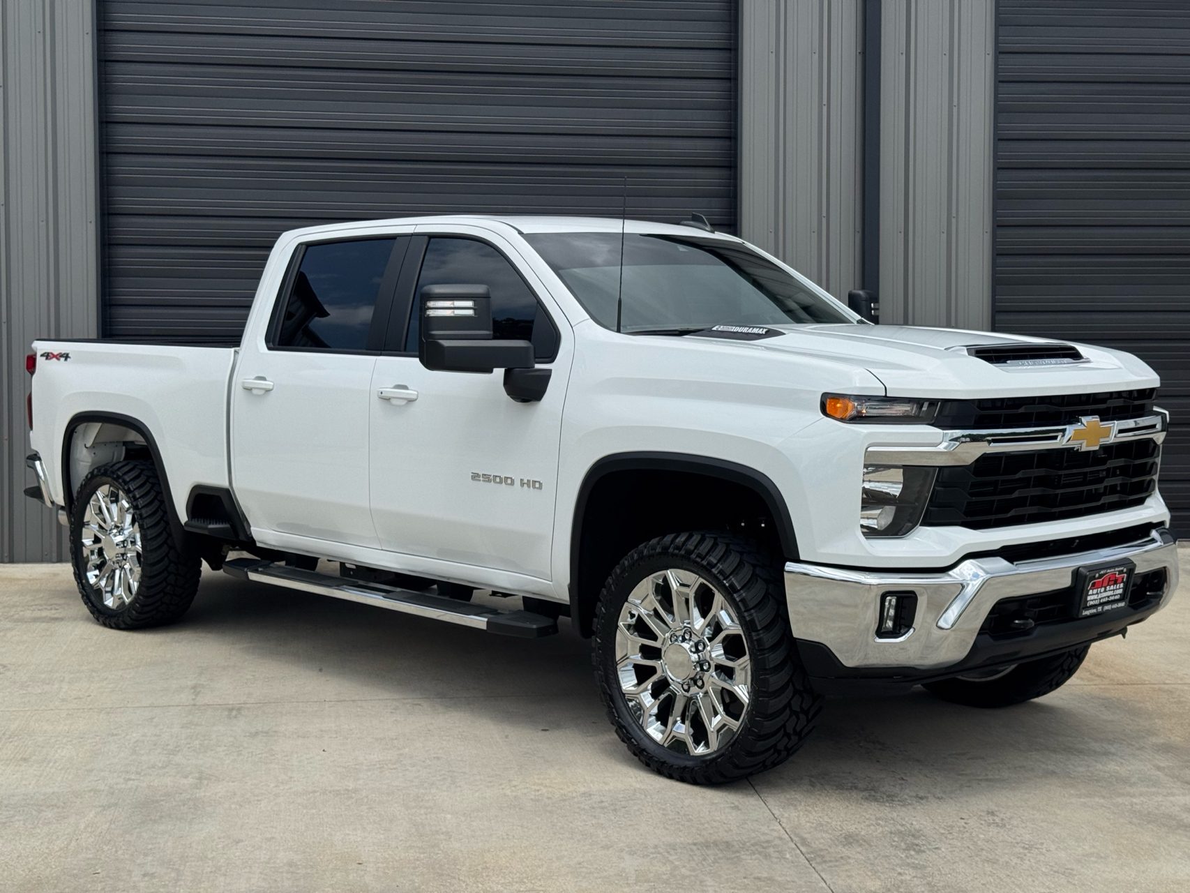2025 Chevrolet Silverado HD LT 4WD Crew Cab Standard Box's photo