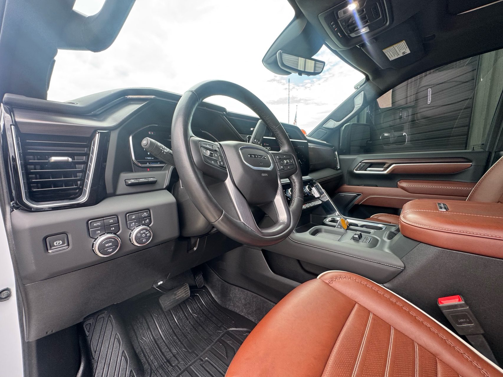 2025 GMC Sierra 2500HD Denali Ultimate - Photo 14