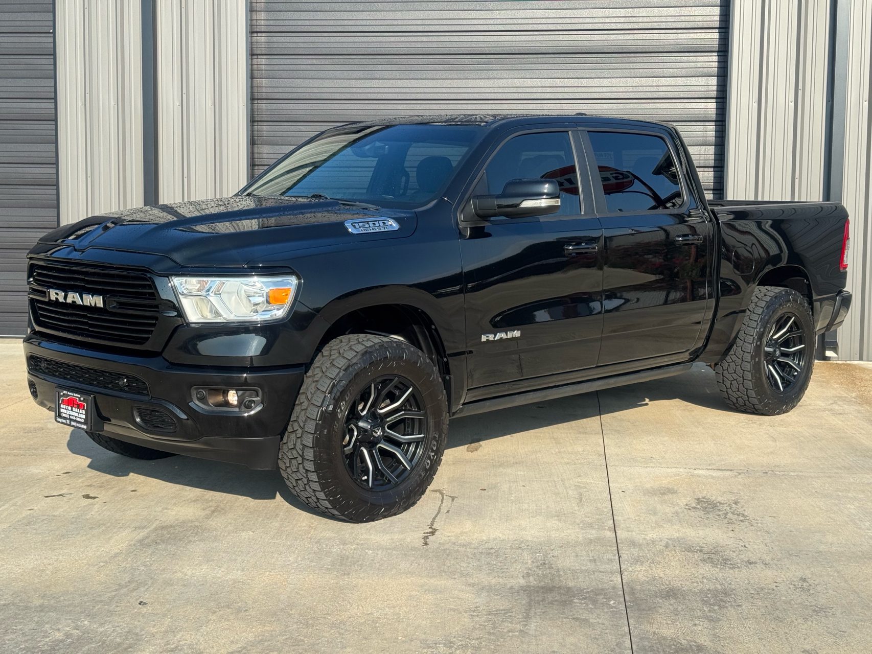 2021 RAM 1500 Big Horn/Lone Star 4x4 Crew Cab 5'7's photo