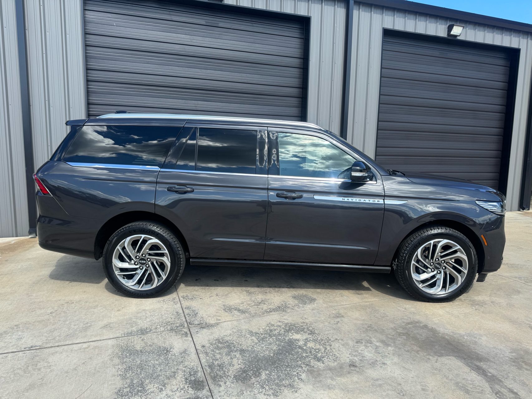 View vehicle photo 2