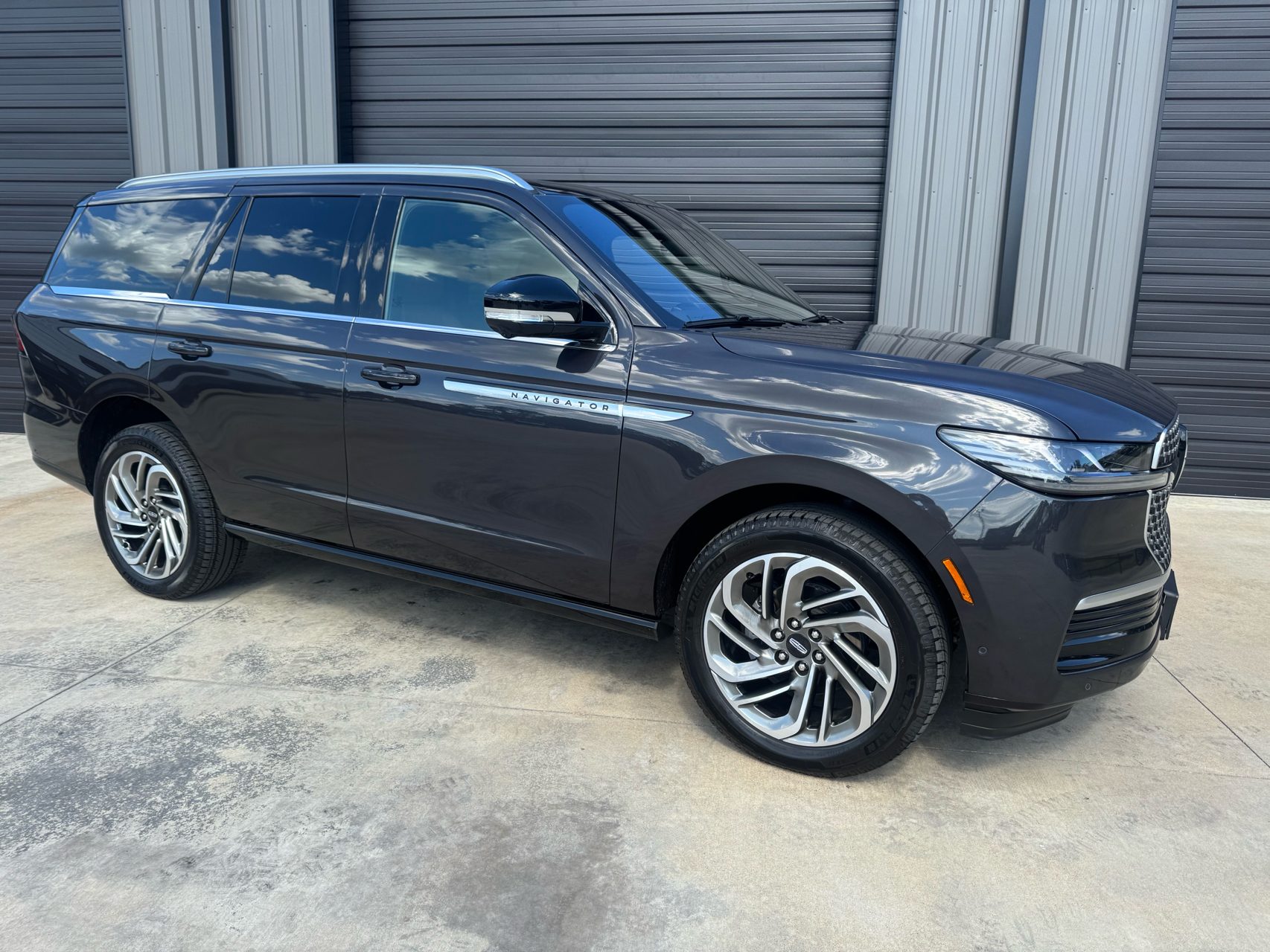Gray 2025 Lincoln Navigator SUV / Crossover Four-Wheel Drive Automatic