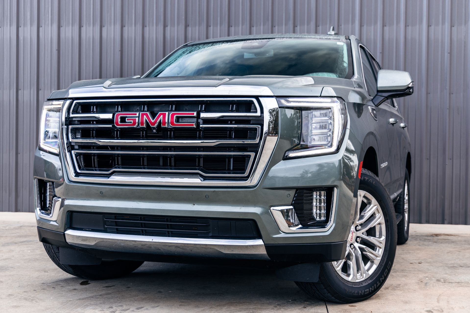 2024 GMC Yukon SLT's photo