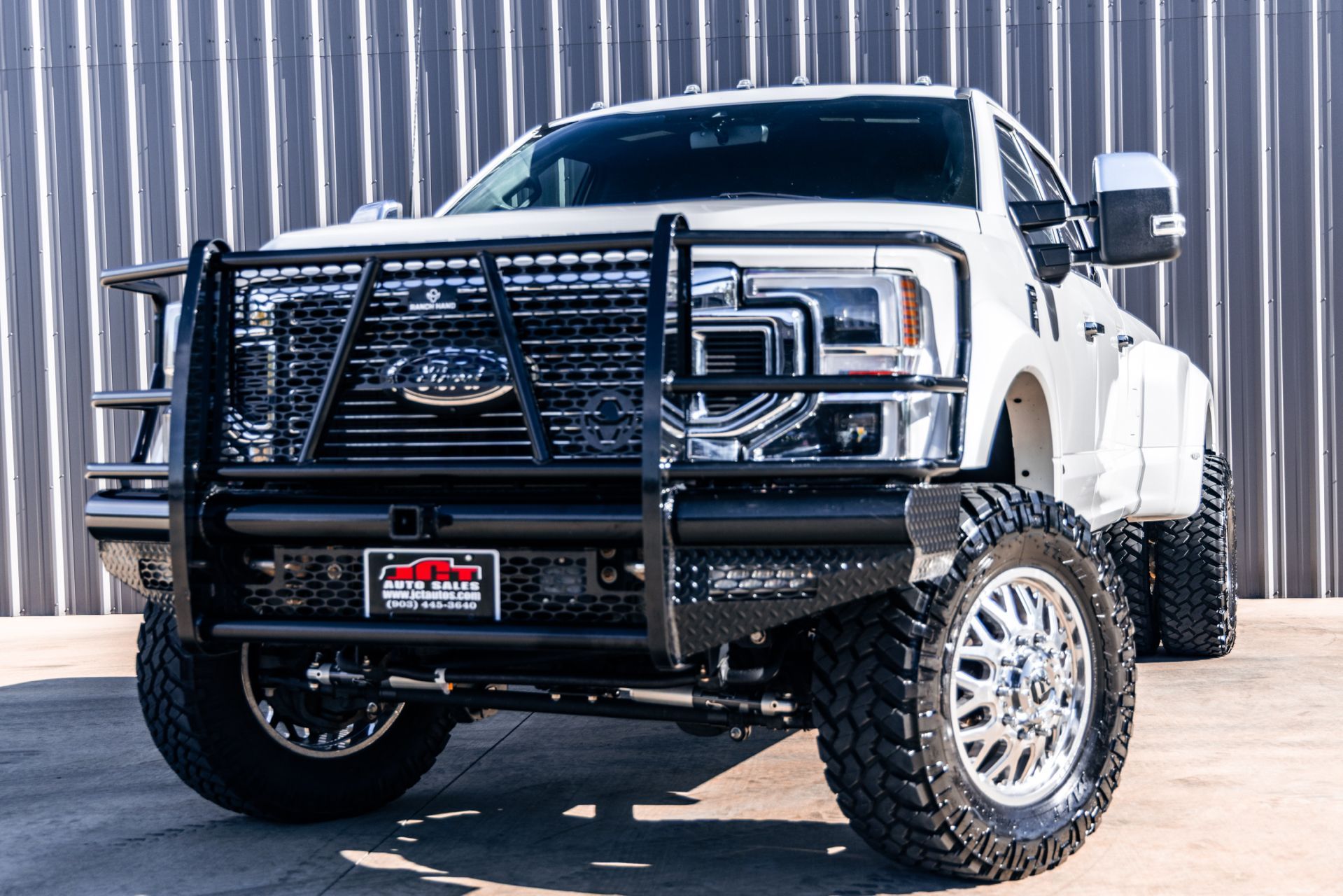 2022 Ford F-450 Super Duty Platinum's photo