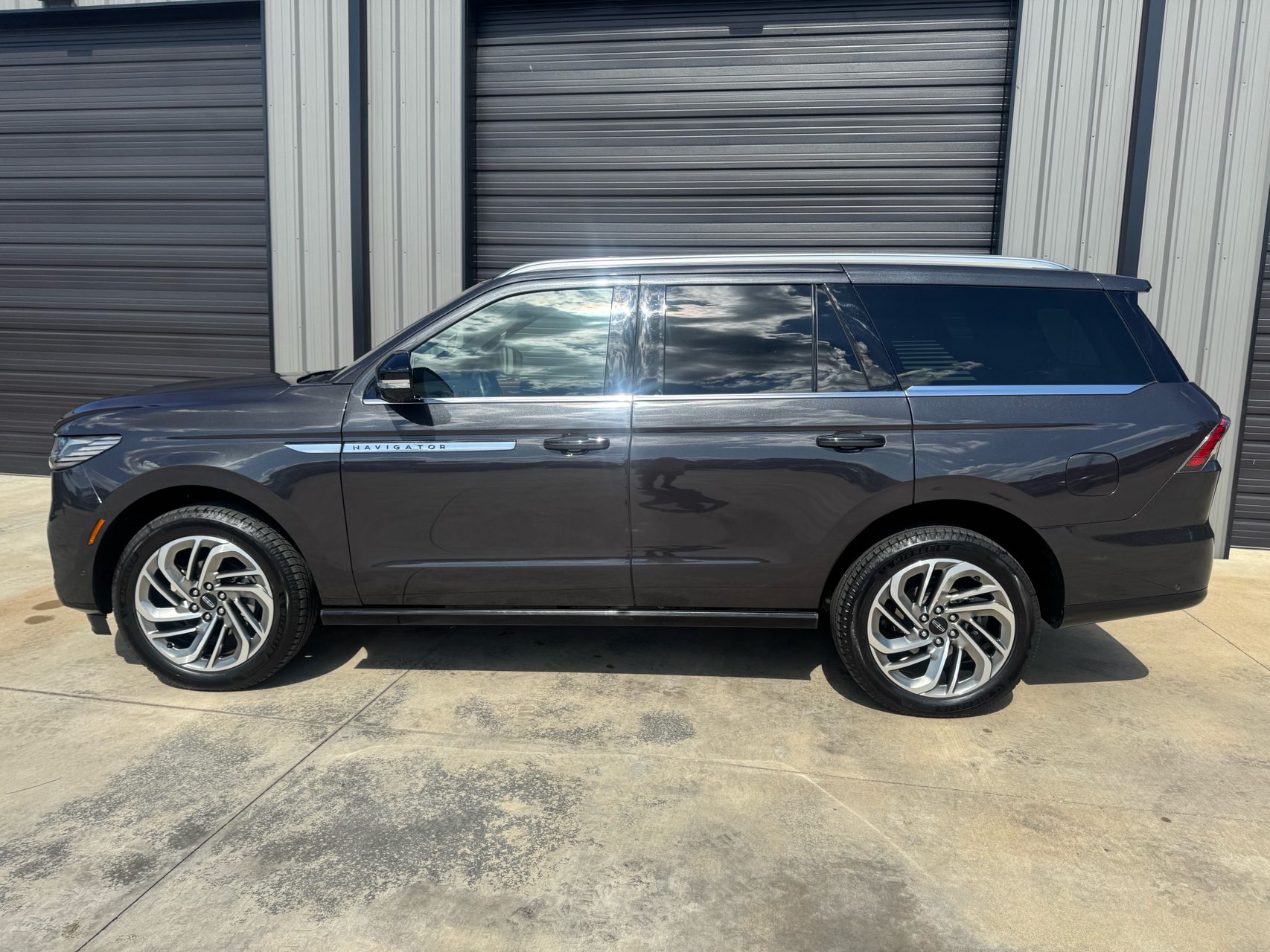 View vehicle photo 5