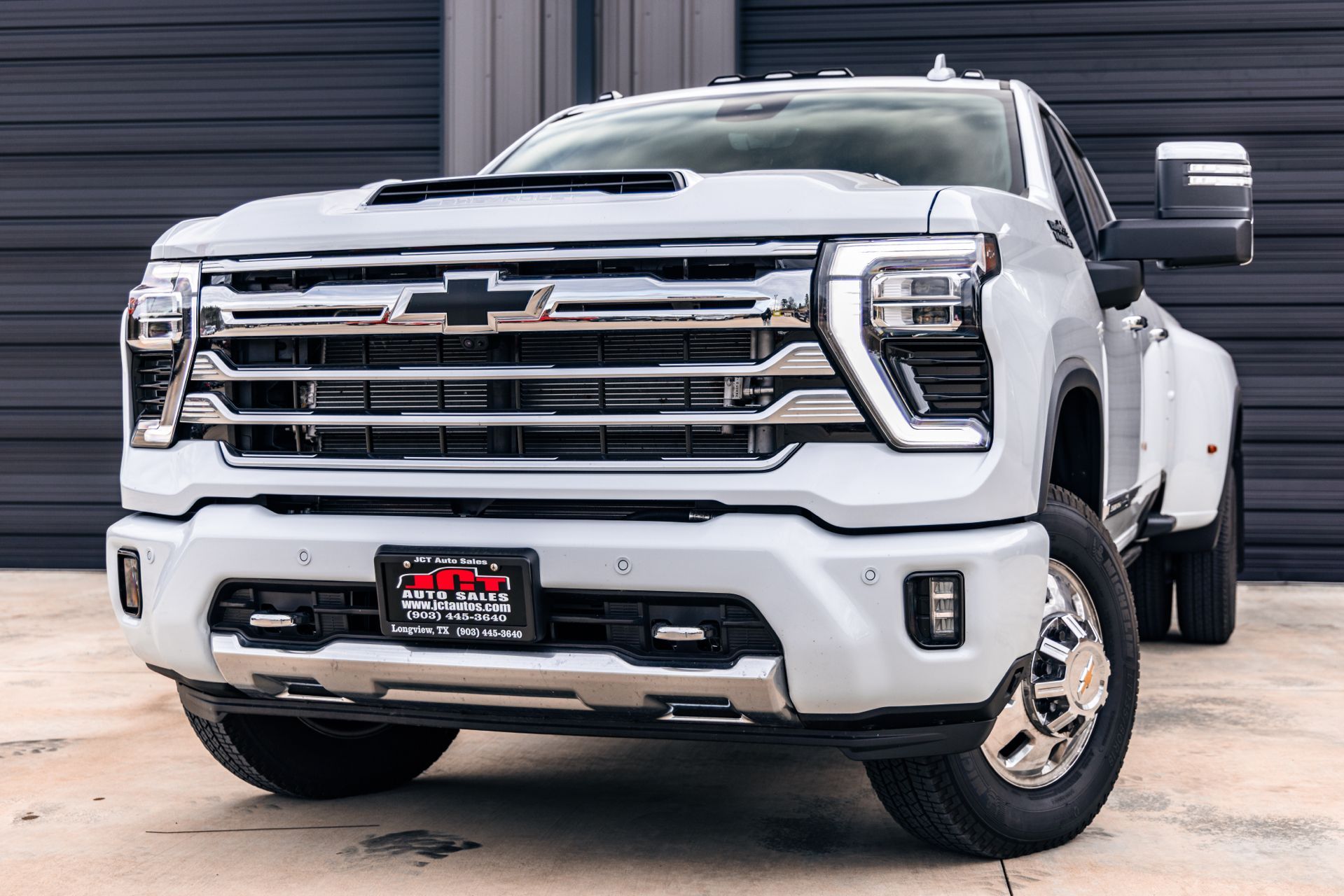 2026 Chevrolet Silverado HD High Country's photo