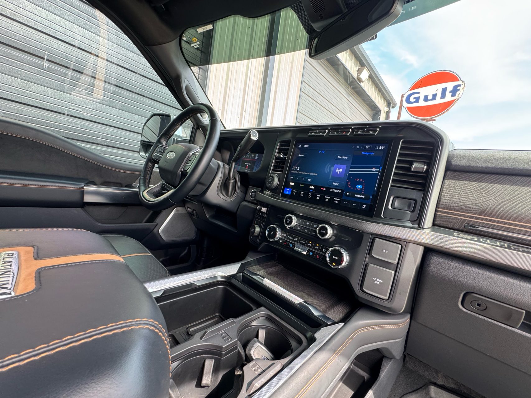 2023 Ford F-350 Super Duty Platinum - Photo 16