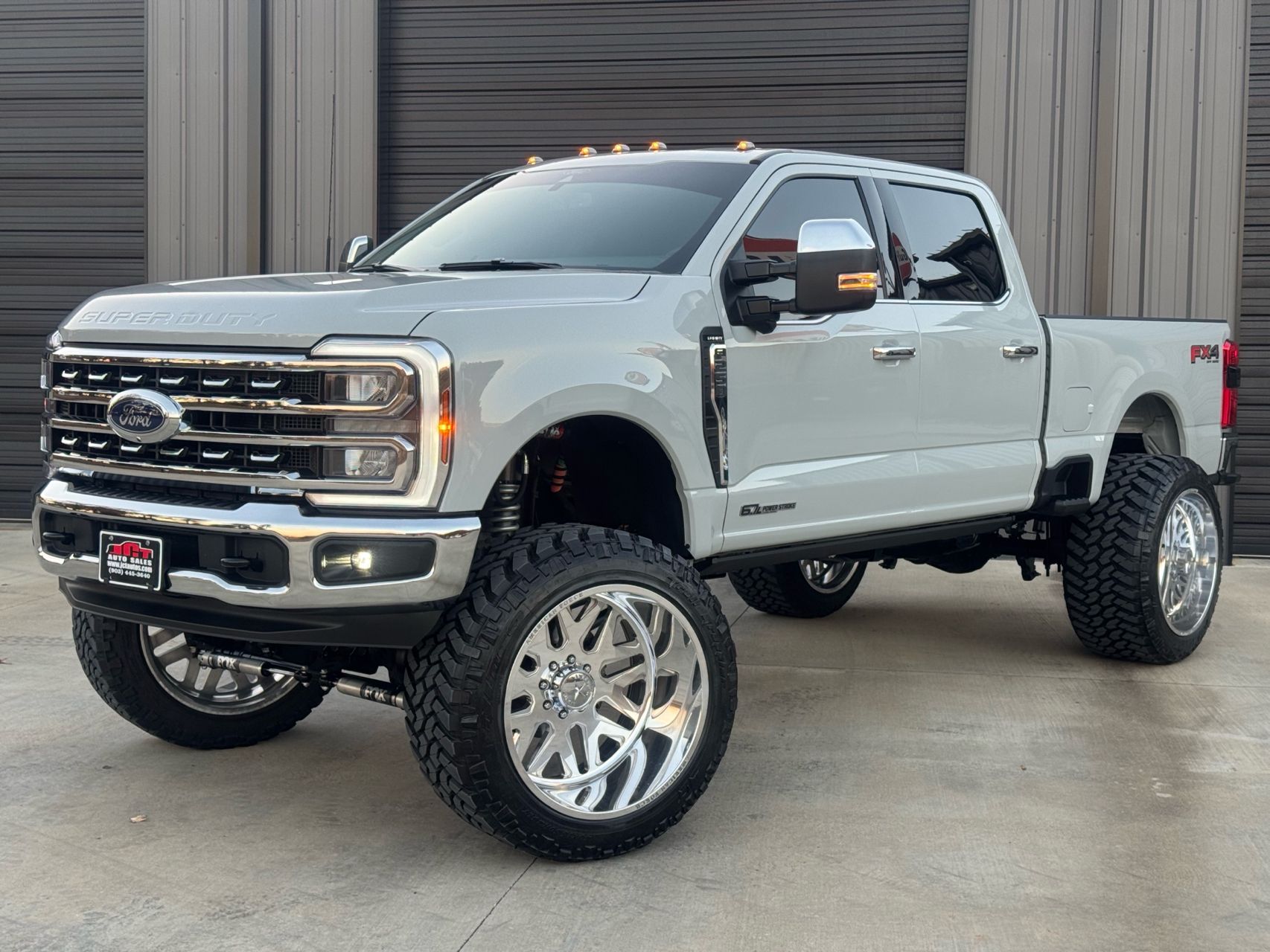 2025 Ford F-250 Super Duty Lariat's photo