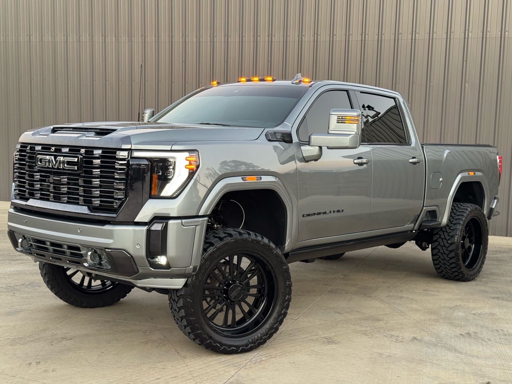 2024 GMC Sierra 2500HD Denali Ultimate's photo