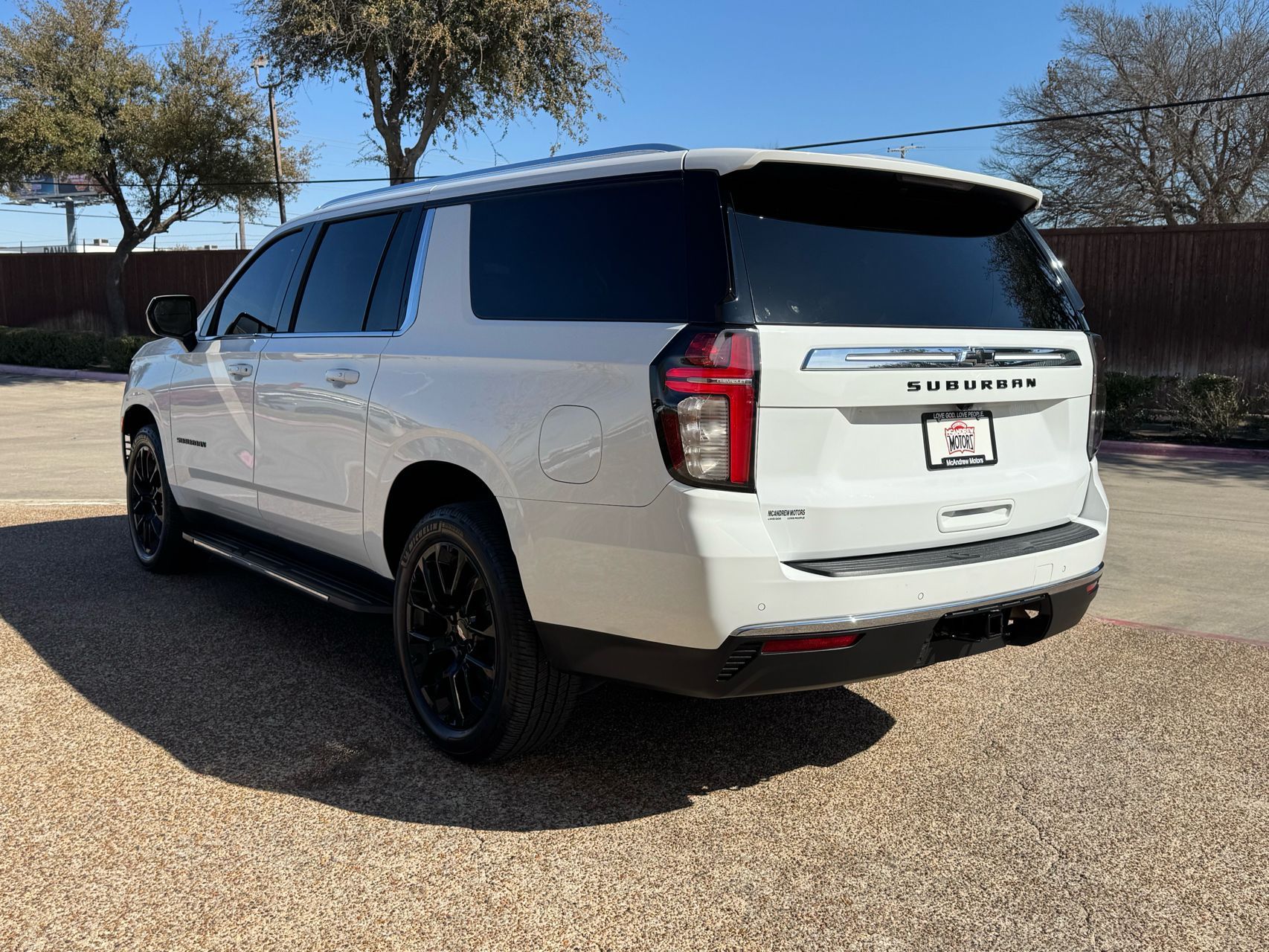 2022 Chevrolet Suburban LS - Photo 10
