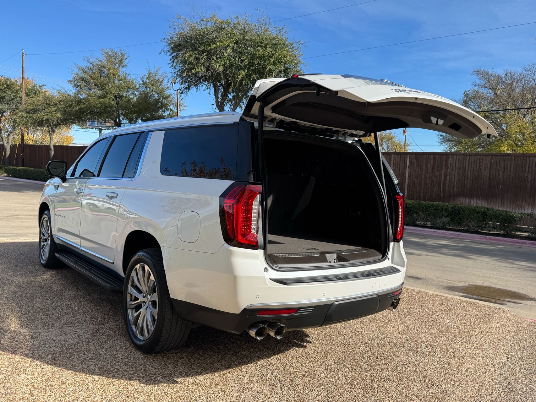 2022 GMC Yukon XL Denali - Photo 13