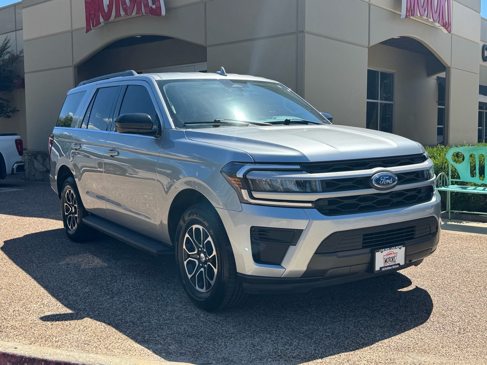 2022 Ford Expedition's photo