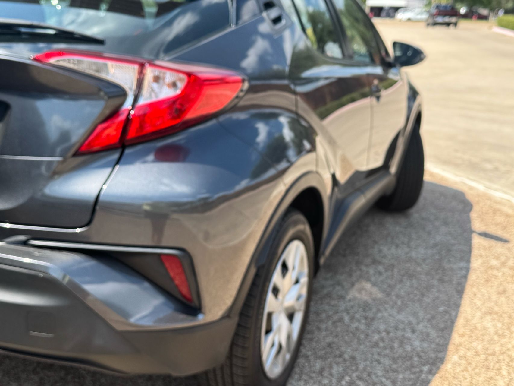 2019 Toyota C-HR LE photo 3