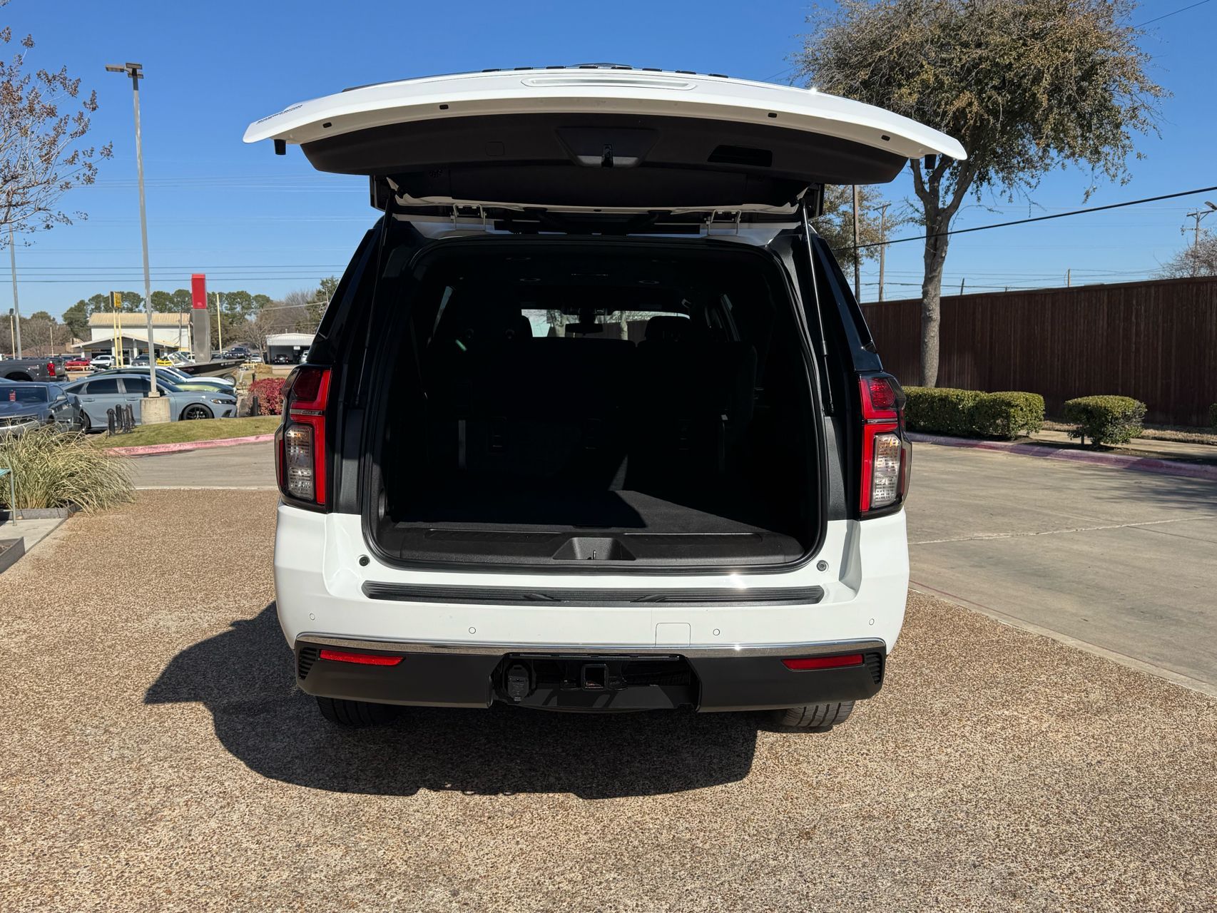 2022 Chevrolet Suburban LS - Photo 13
