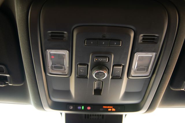 2024 Chevrolet Suburban High Country photo 24