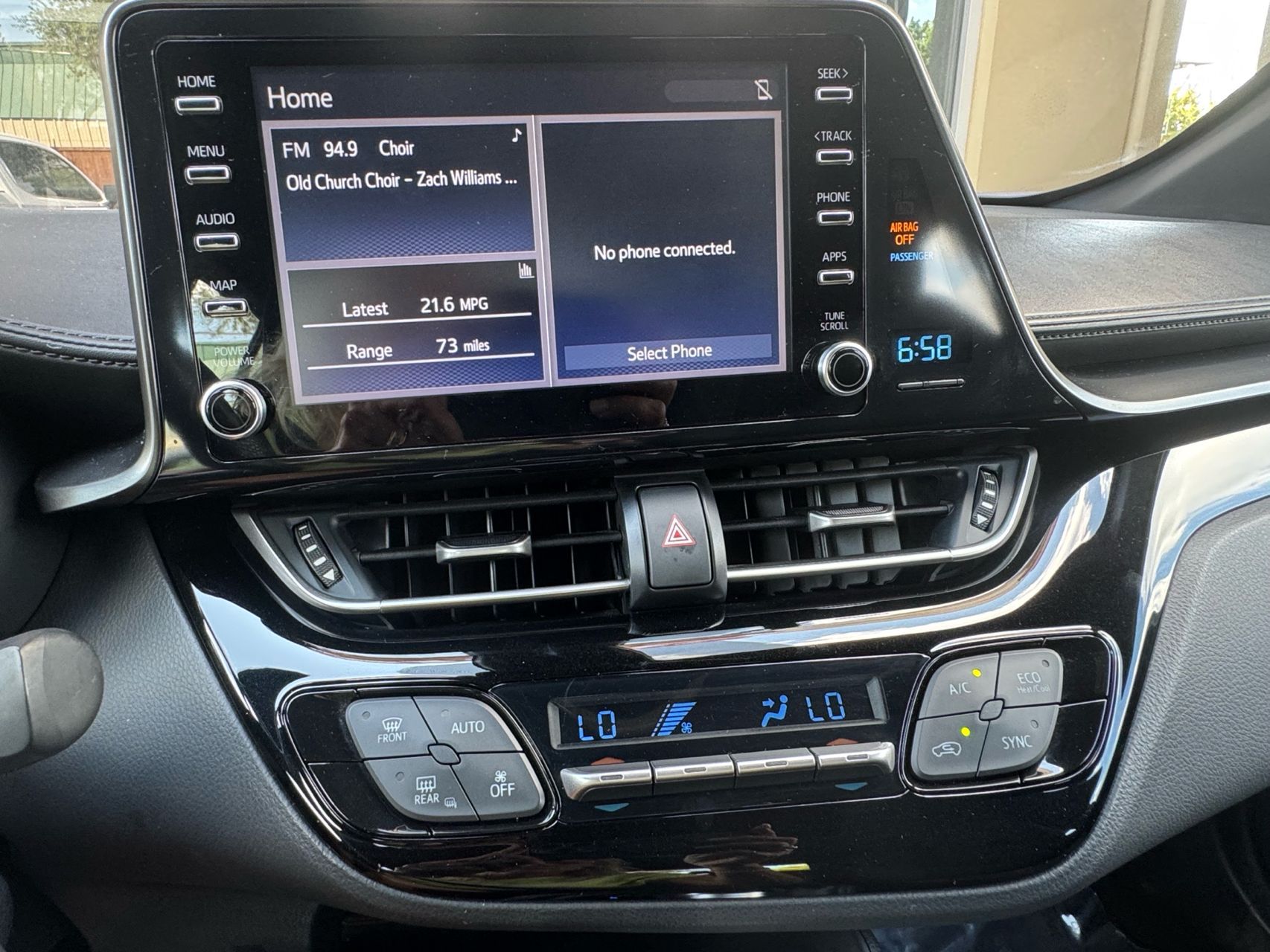 2019 Toyota C-HR LE photo 18