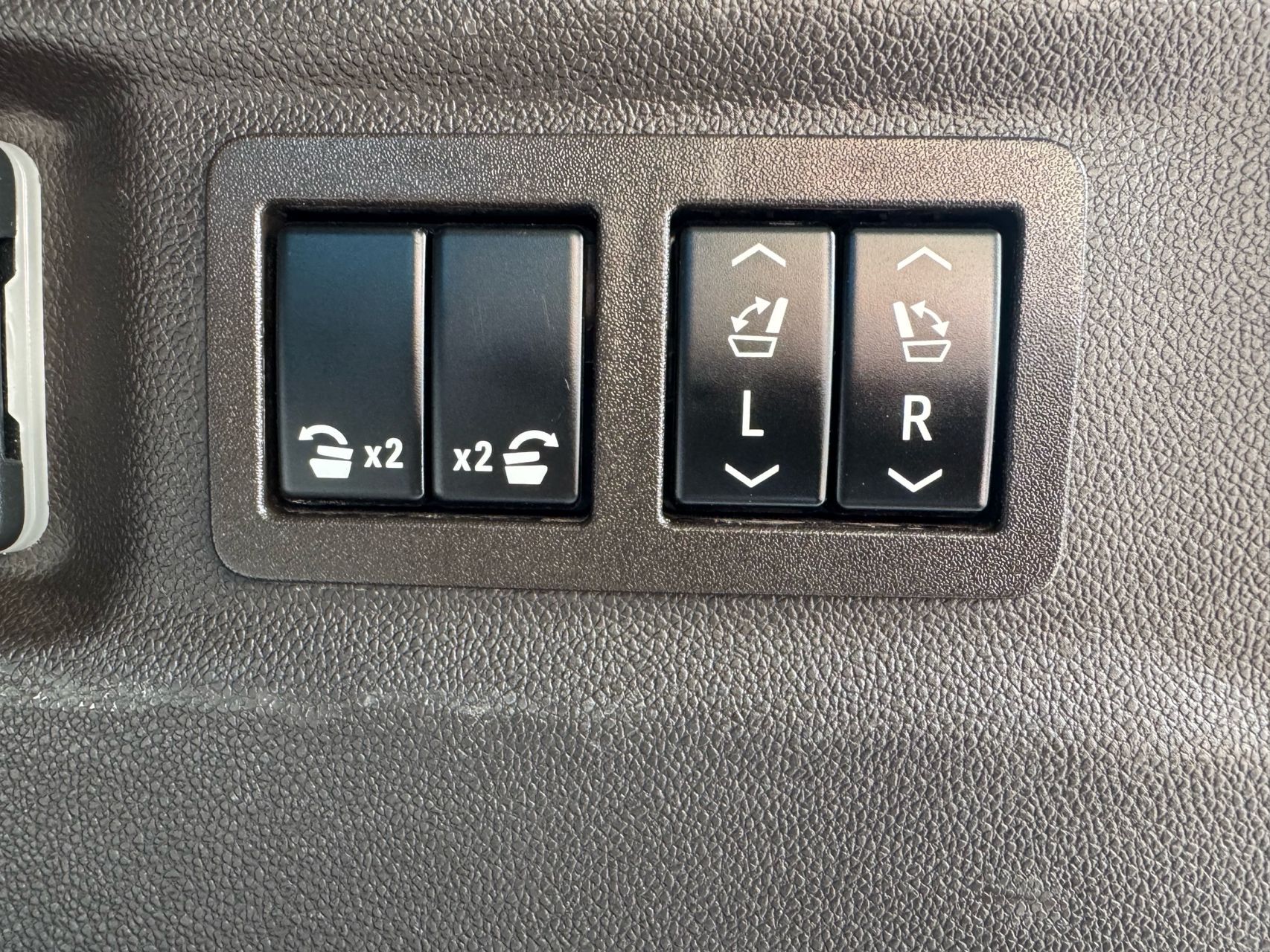 2022 GMC Yukon XL Denali - Photo 15