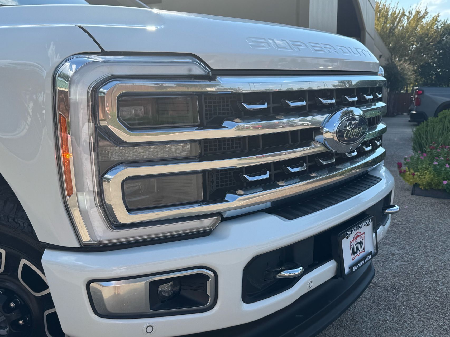 2023 Ford F-250 Platinum photo 2