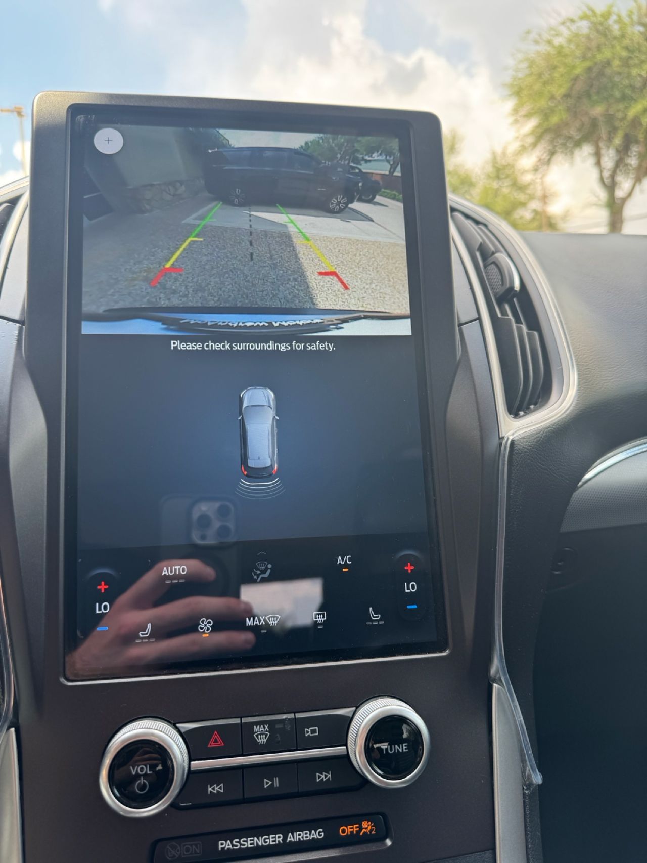 2021 Ford Edge SEL photo 17