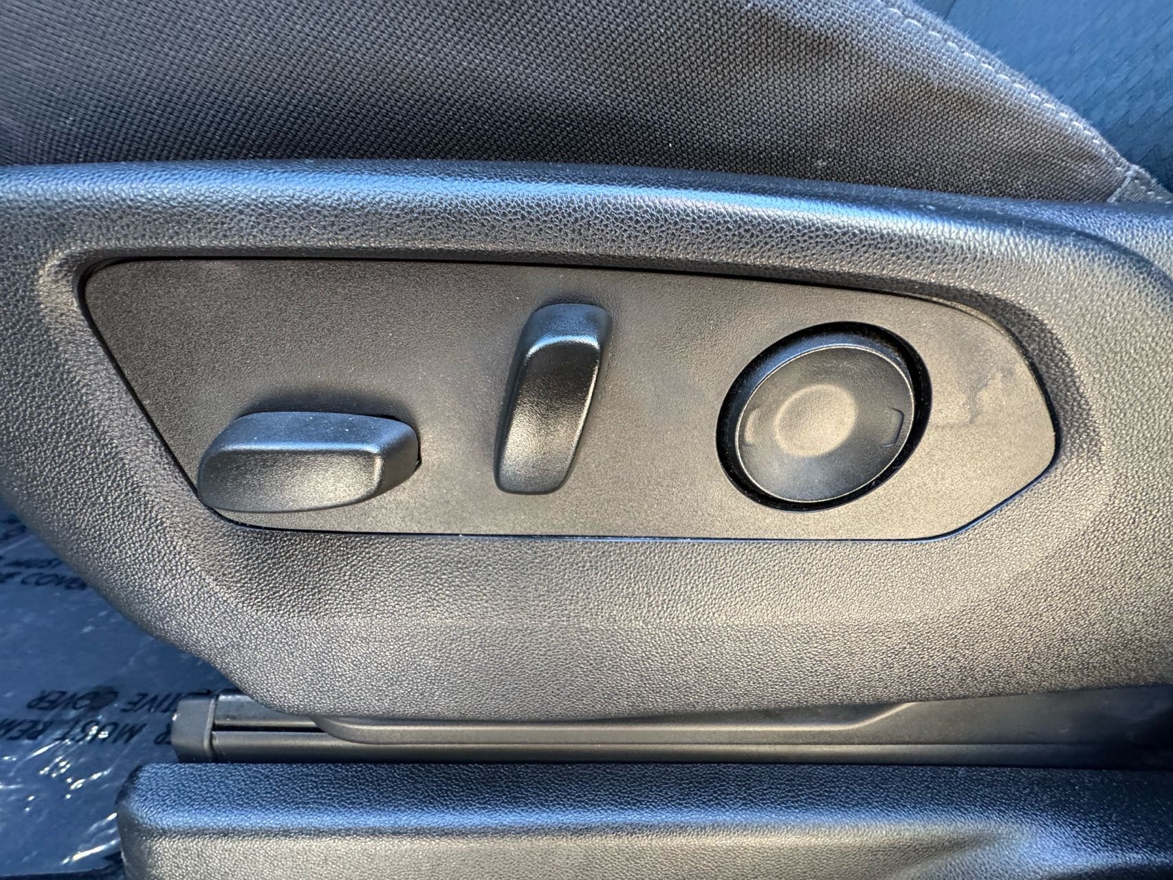 2022 Chevrolet Suburban LS - Photo 25