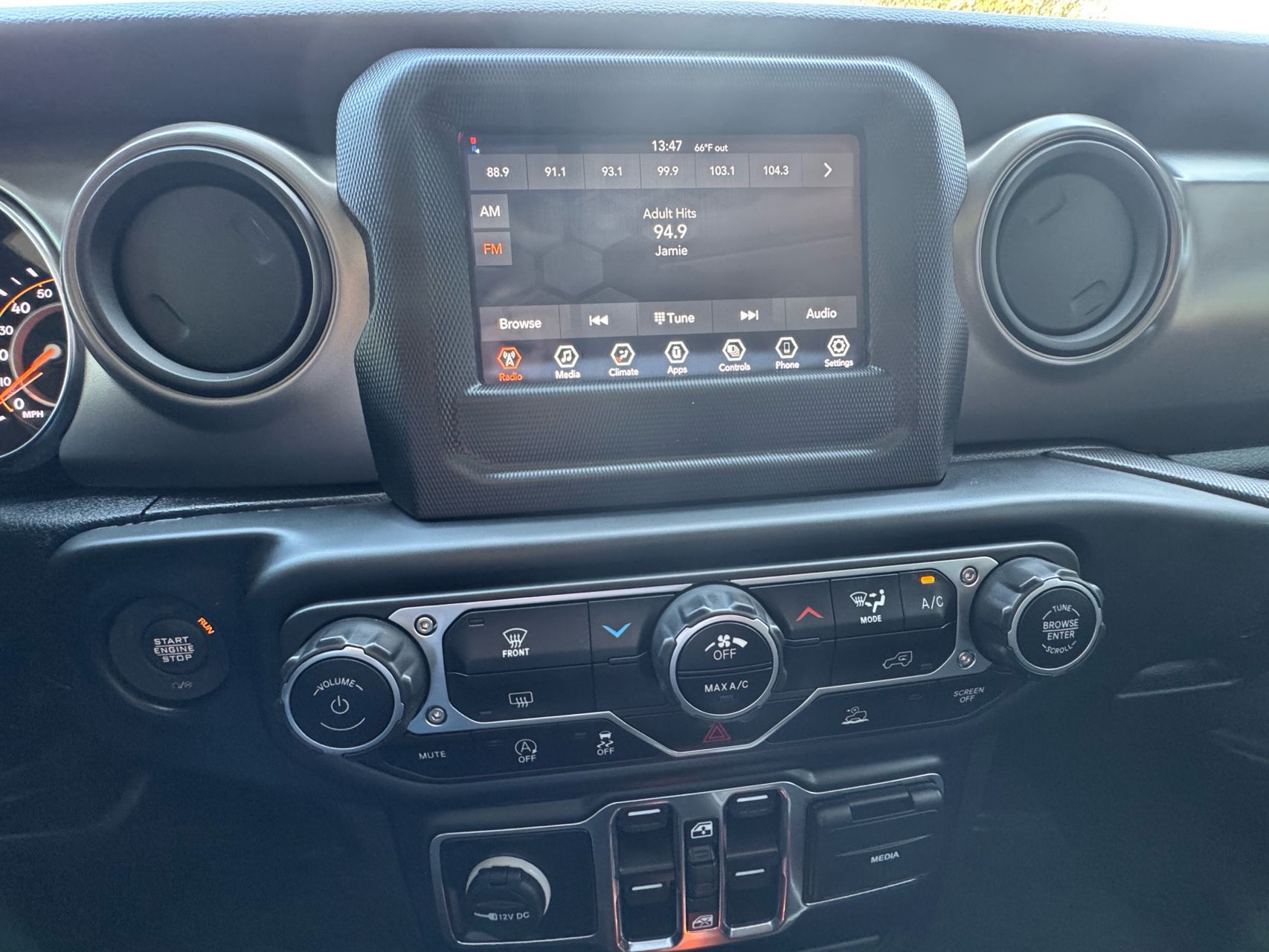 2023 Jeep Gladiator Sport S - Photo 19