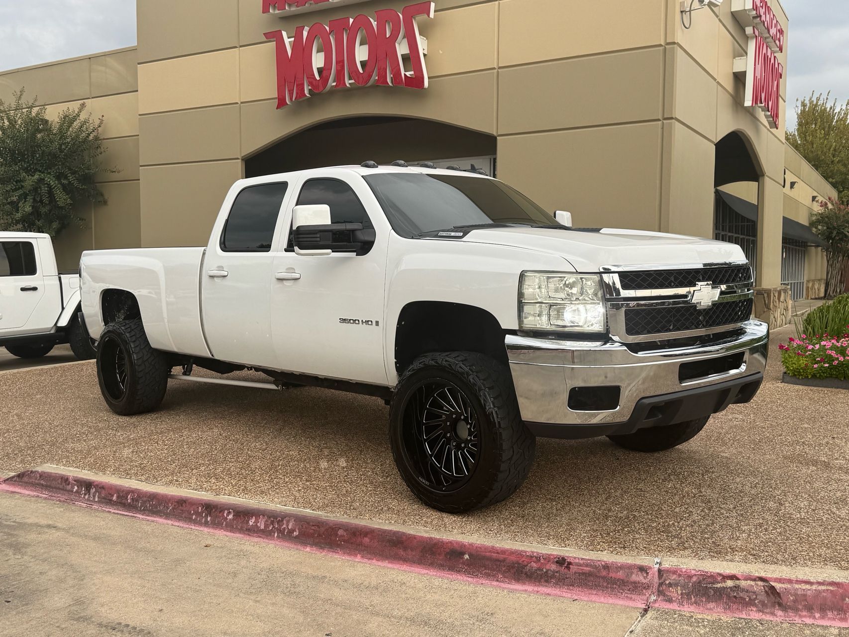 2009 Chevrolet Silverado 3500HD LTZ photo 6