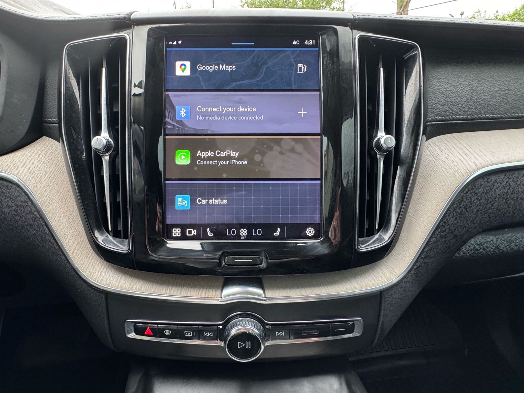 2022 Volvo XC60 B5 Inscription photo 18