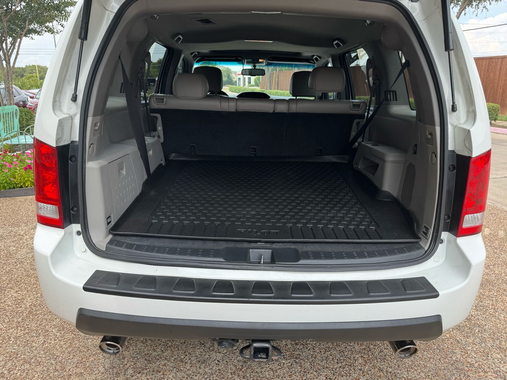 2019 Toyota C-HR LE photo 38