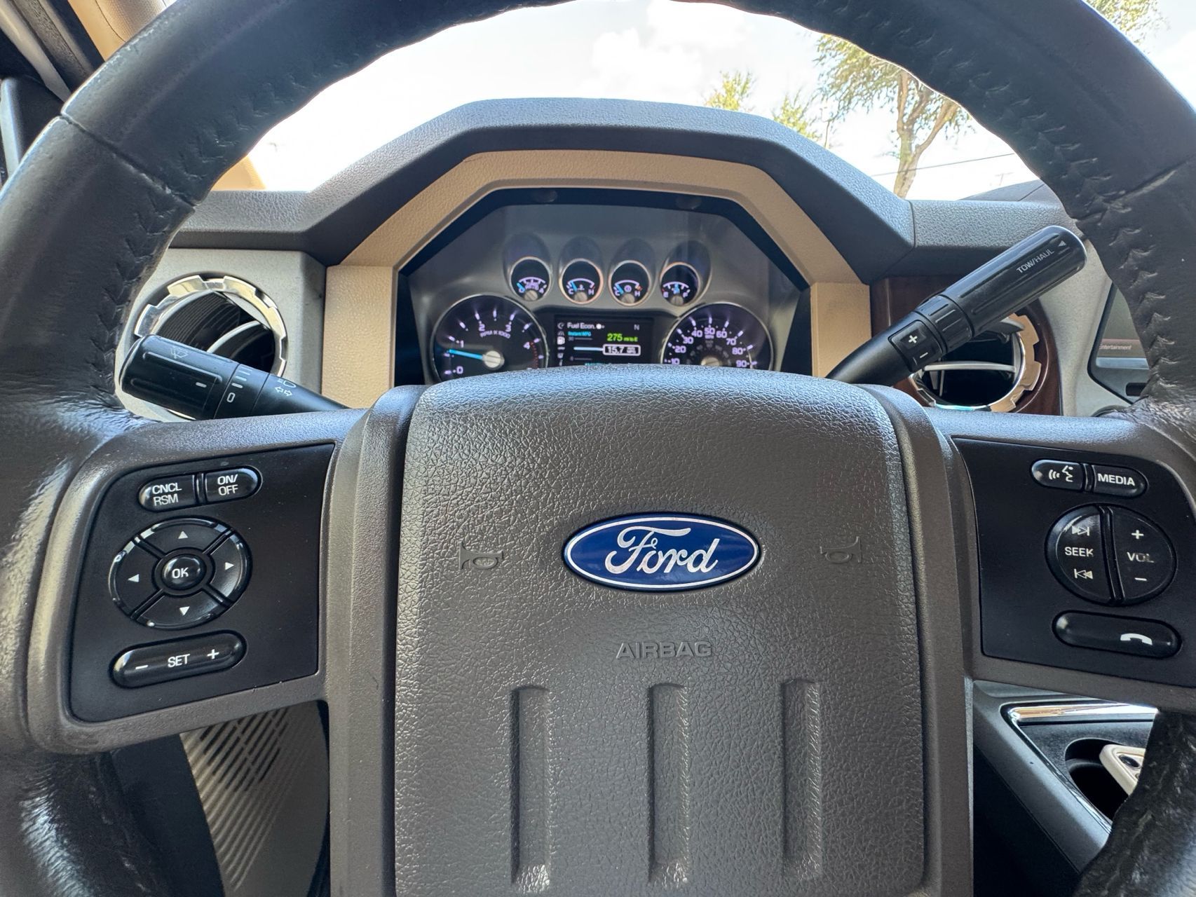 2013 Ford F-350 Lariat photo 16