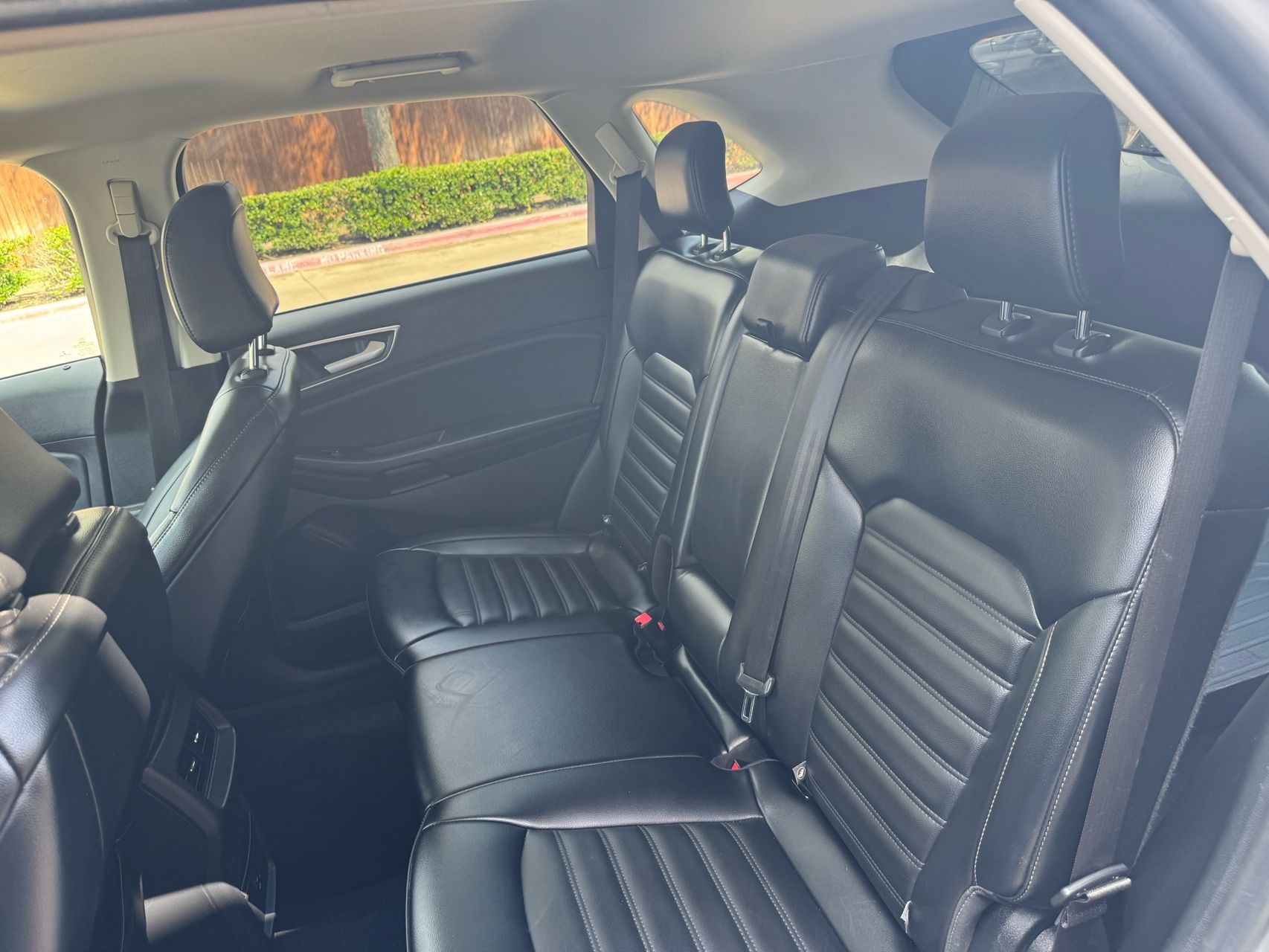 2021 Ford Edge SEL photo 25
