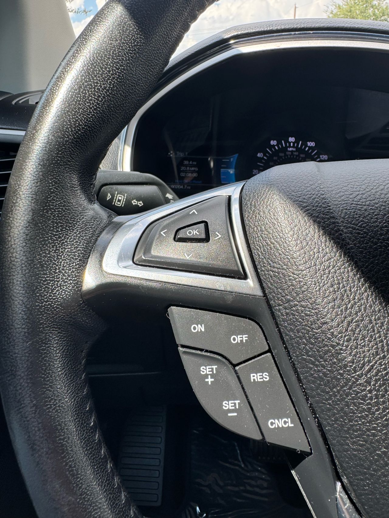 2021 Ford Edge SEL photo 14