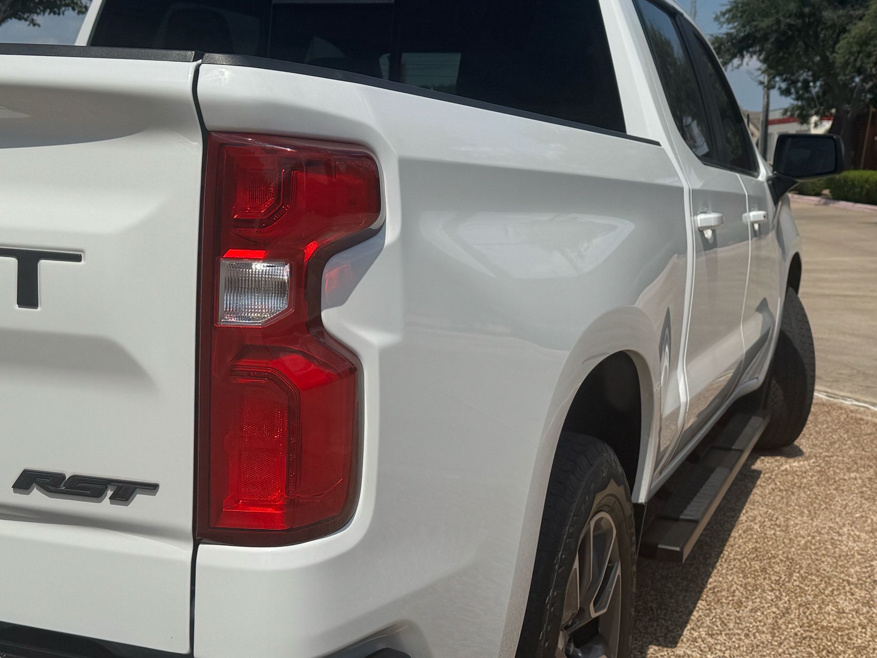 2021 Chevrolet Silverado 1500 photo 2
