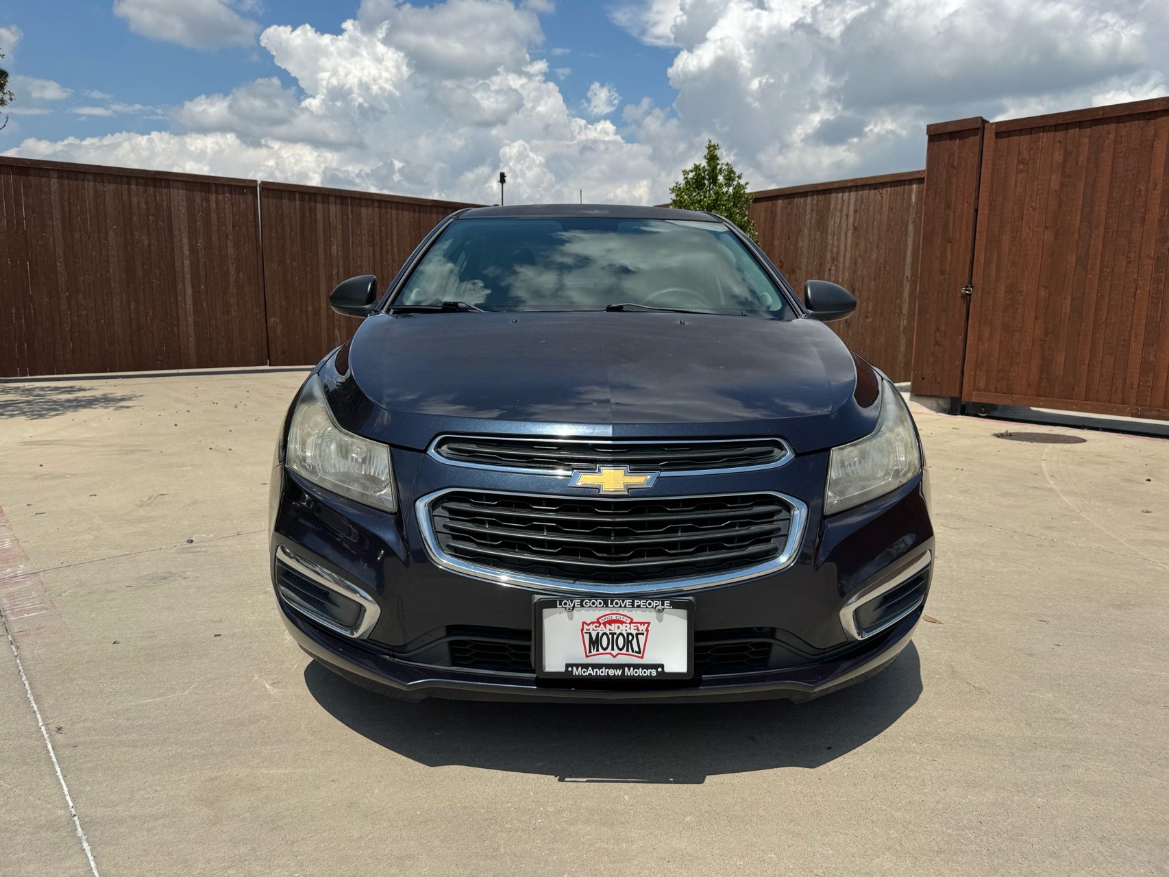 2015 Chevrolet Cruze LS Auto's photo