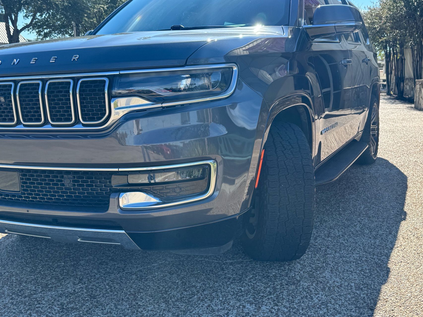 2022 Jeep Wagoneer Series III photo 3