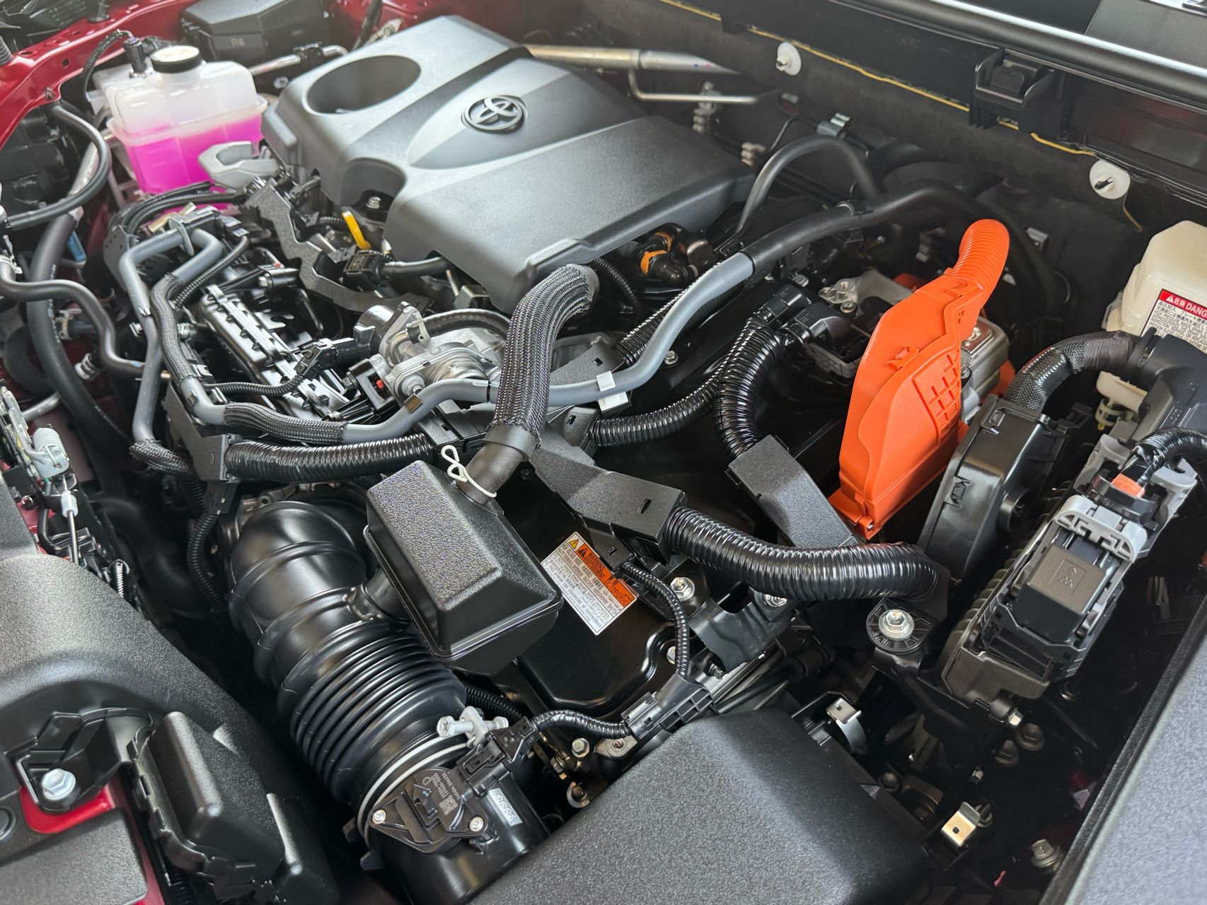 2024 Toyota RAV4 Hybrid Limited photo 25