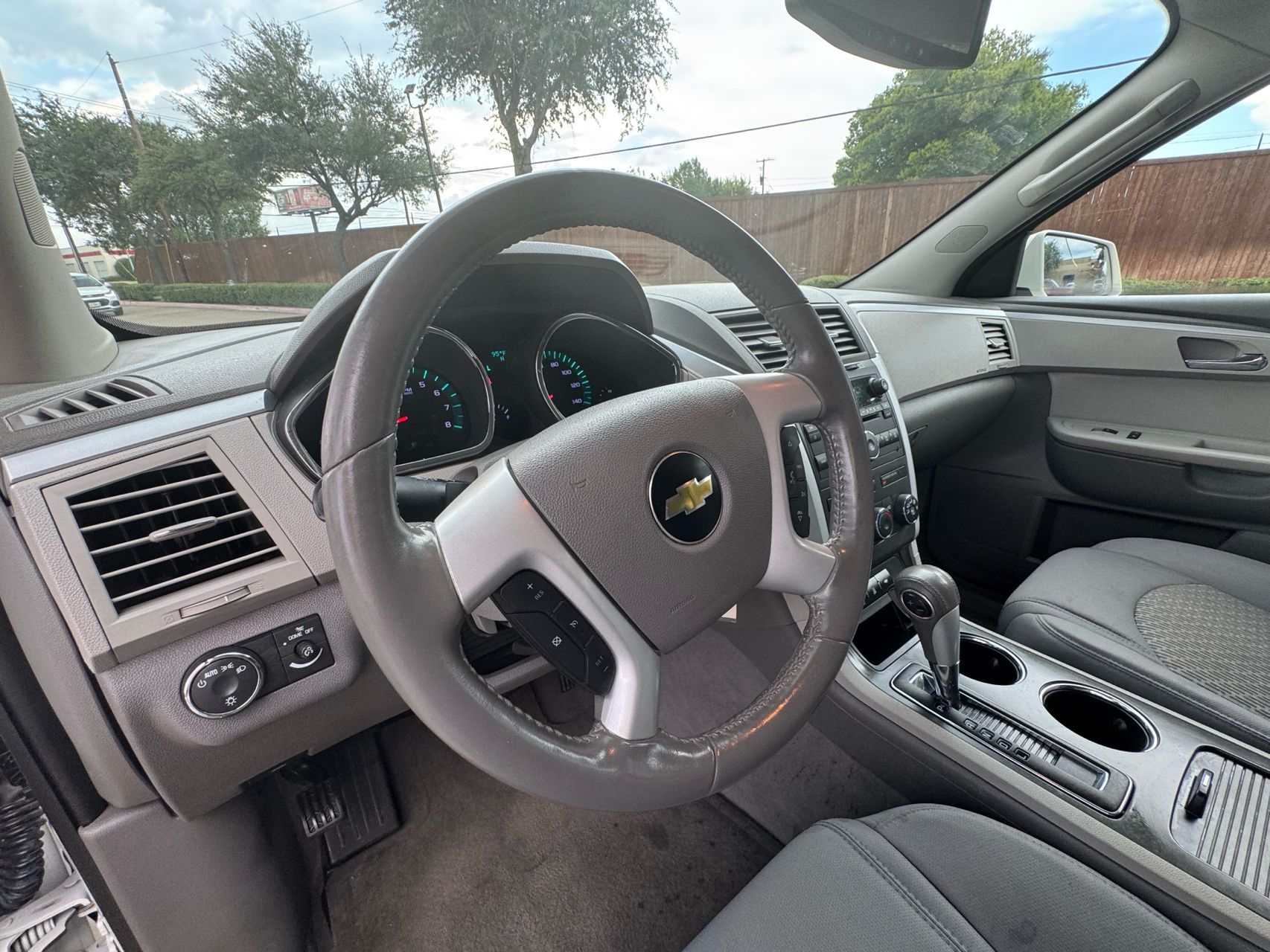 2012 Chevrolet Traverse 1LT photo 21
