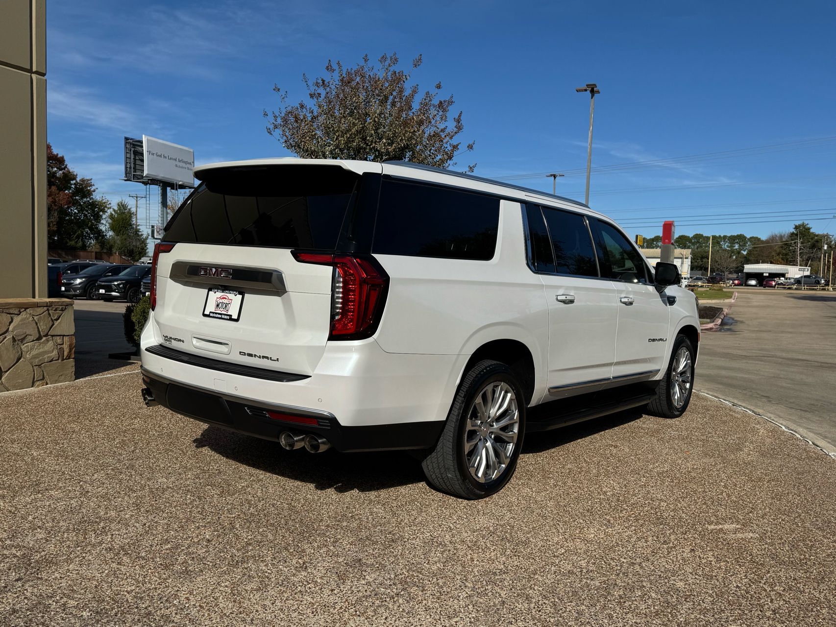 2022 GMC Yukon XL Denali - Photo 8