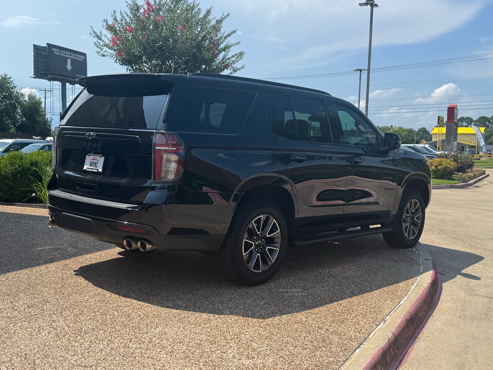 2023 Chevrolet Tahoe Z71 - Photo 8