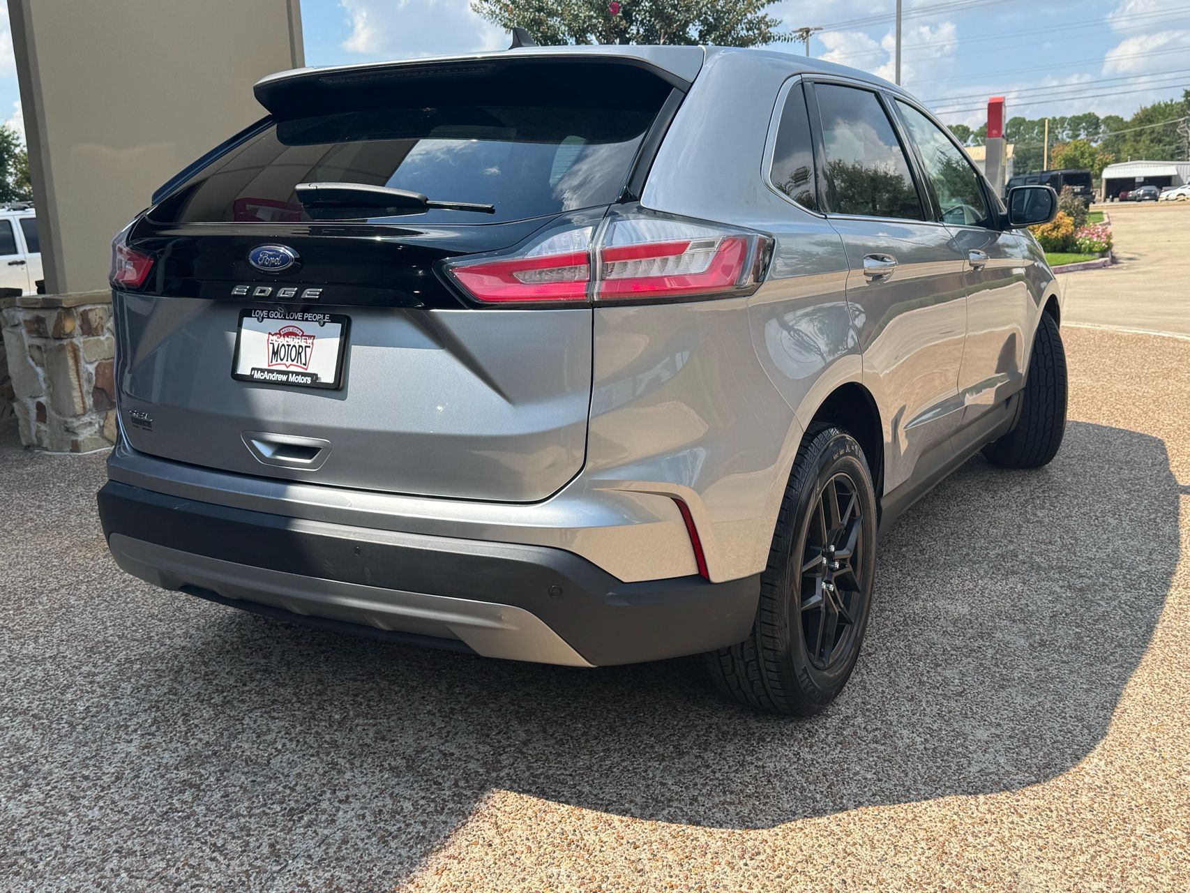 2021 Ford Edge SEL photo 4