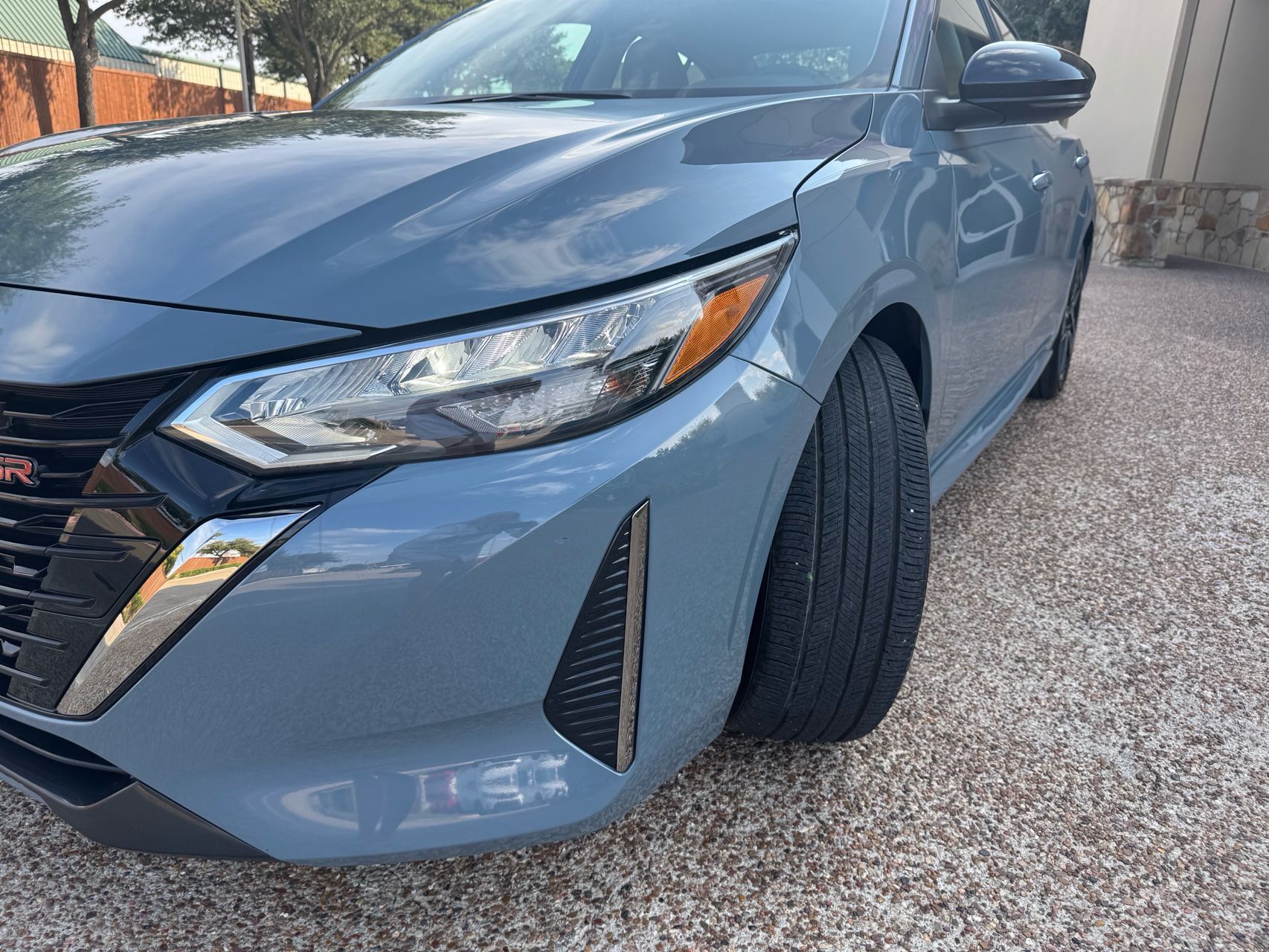 2025 Nissan Sentra SR photo 3
