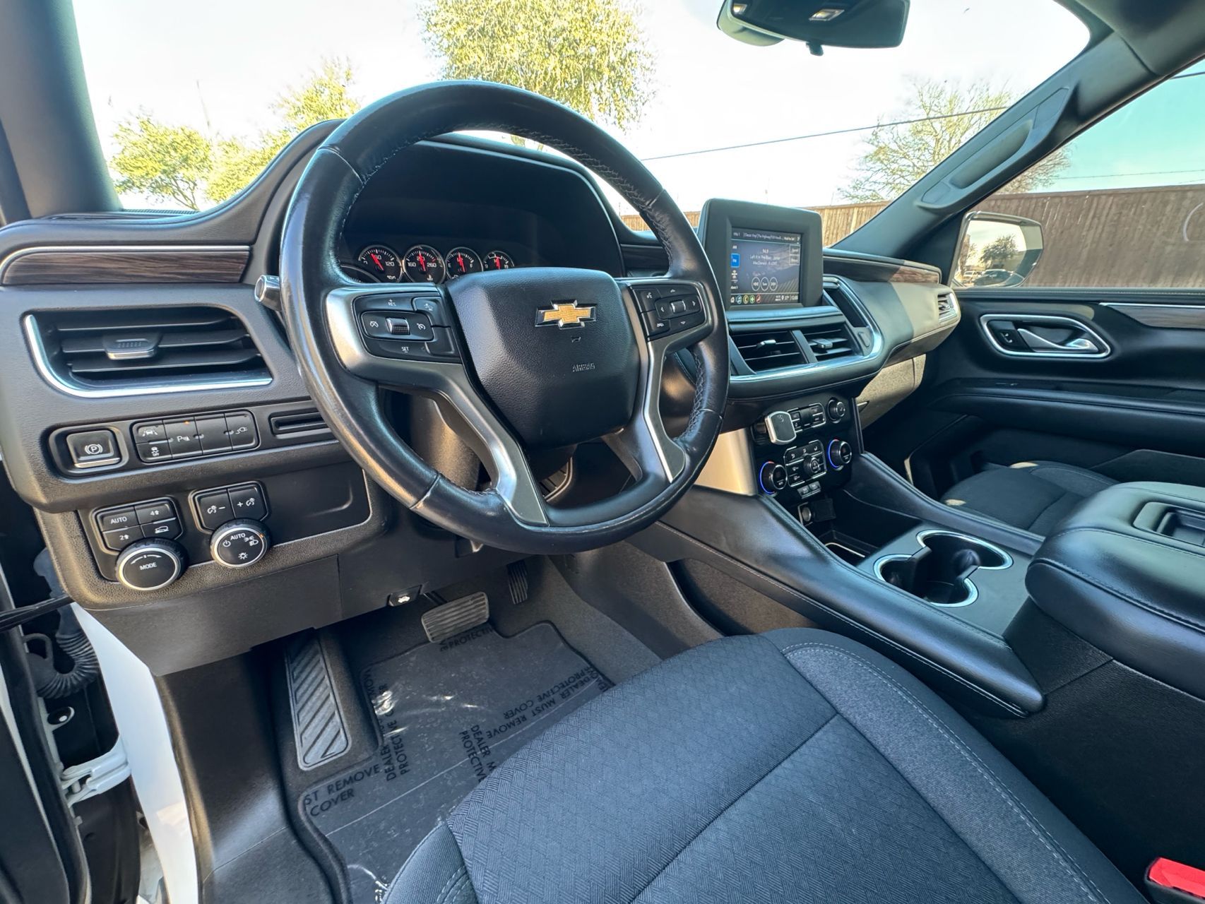 2022 Chevrolet Suburban LS - Photo 21