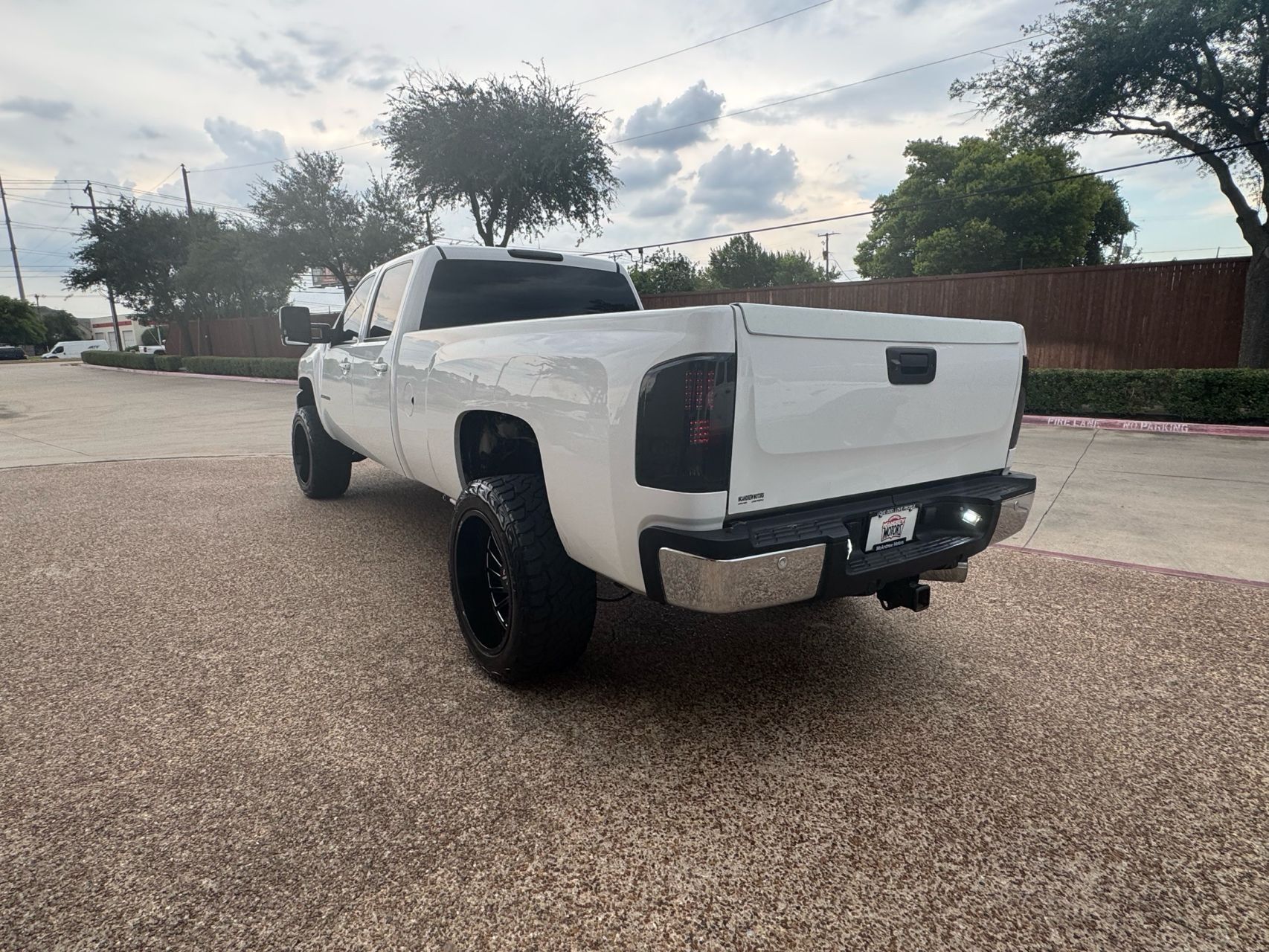 2009 Chevrolet Silverado 3500HD LTZ photo 10