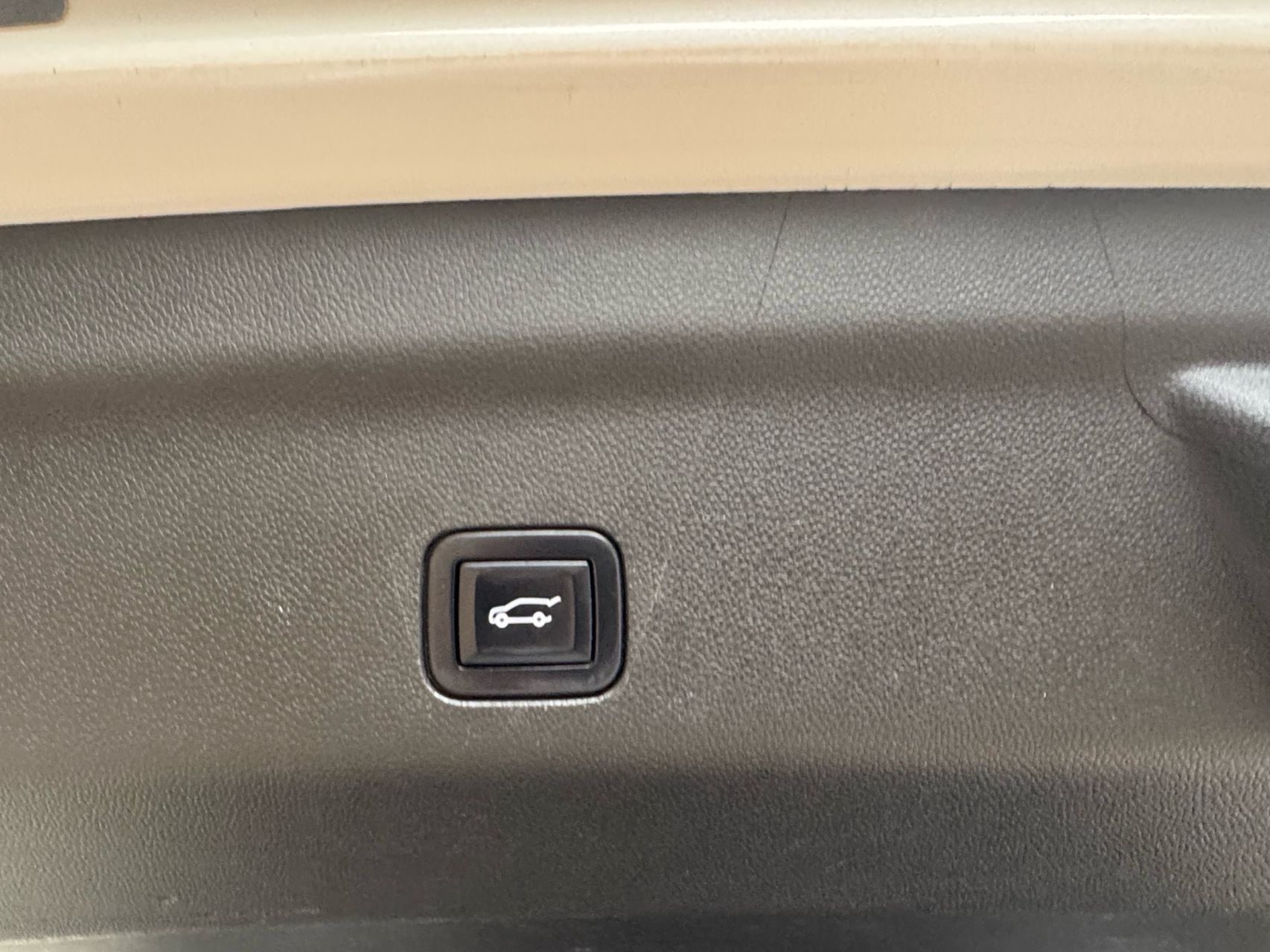 2022 Chevrolet Tahoe RST - Photo 15