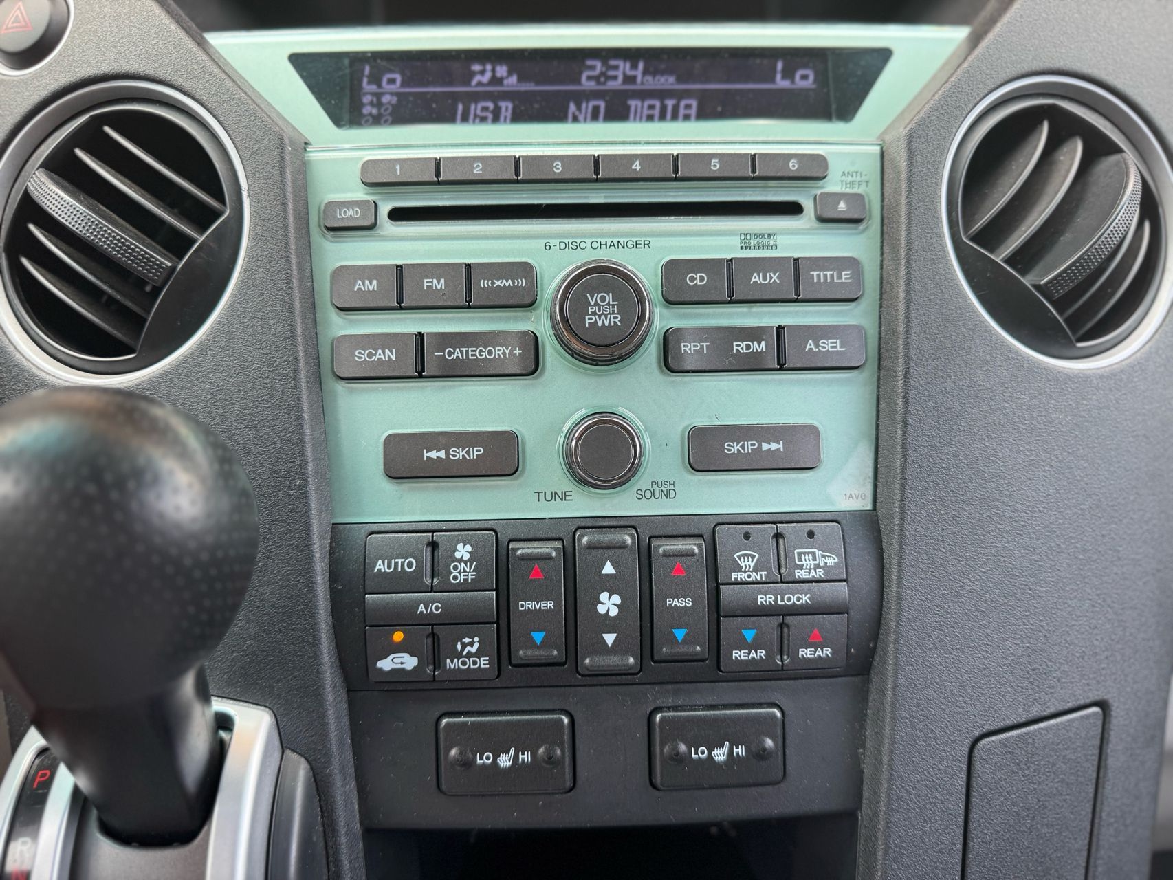 2019 Toyota C-HR LE photo 45