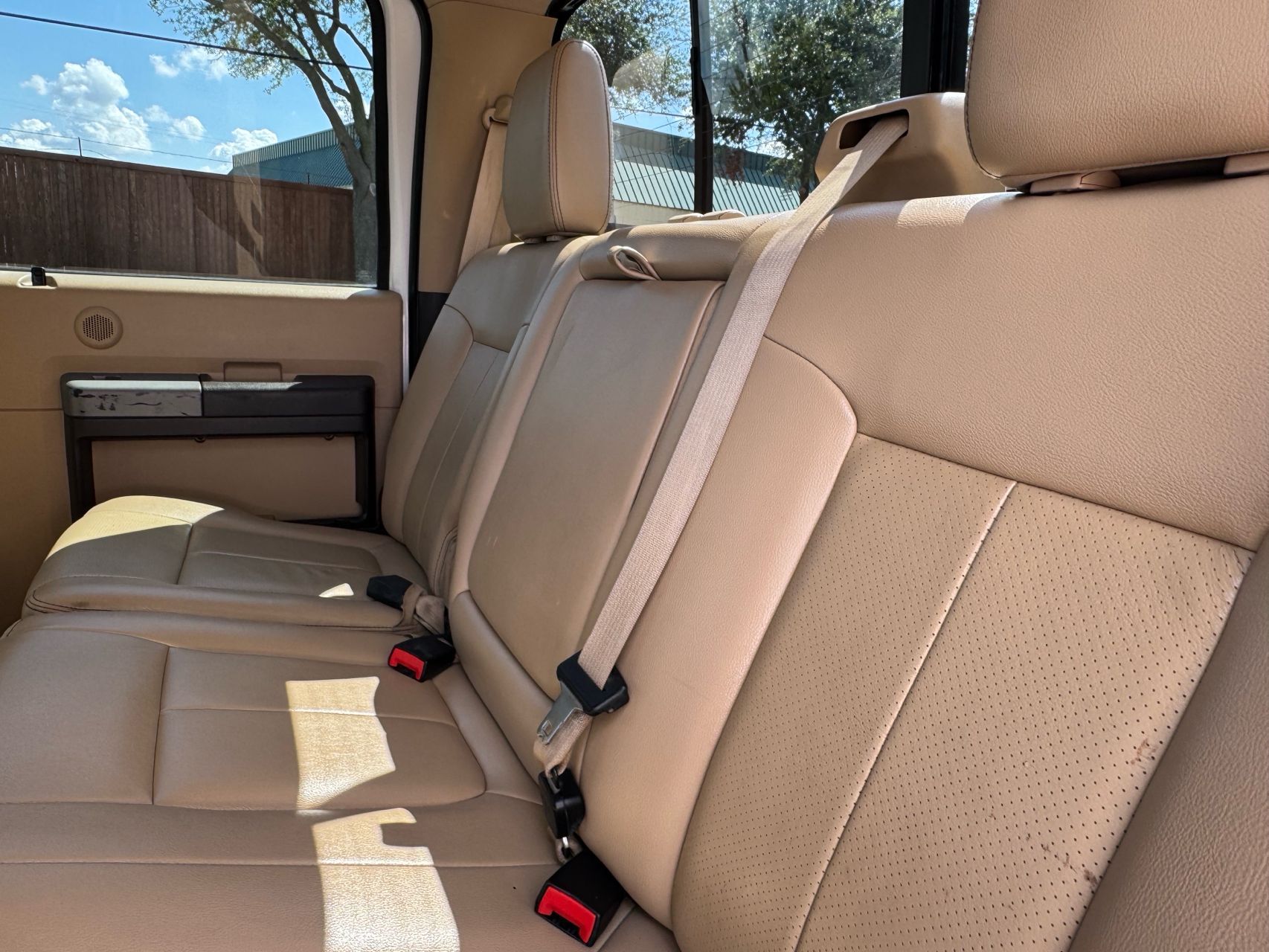 2013 Ford F-350 Lariat photo 28