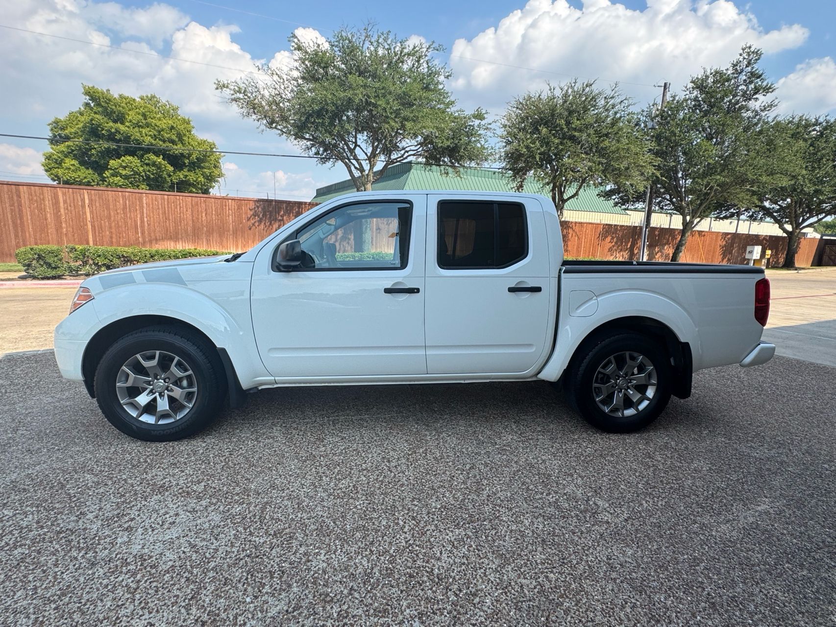 2021 Nissan Frontier Crew Cab SV photo 10