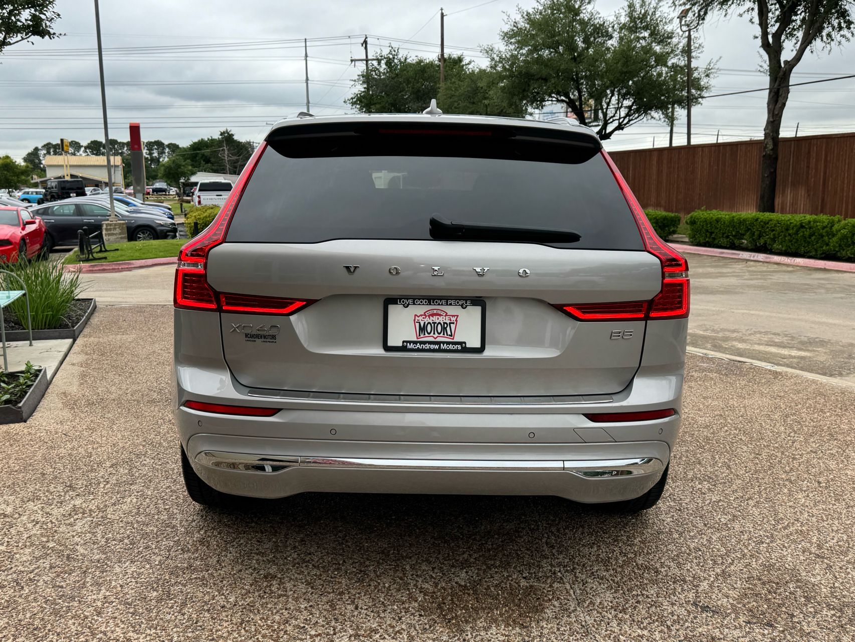 2022 Volvo XC60 B5 Inscription photo 6